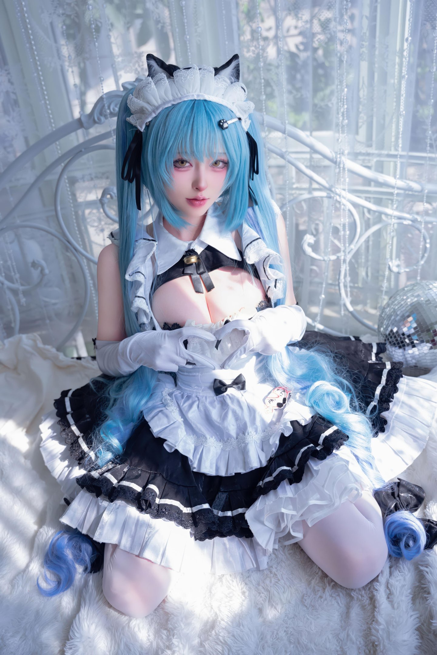 [Cosplay] Shimizu Yuno - Nikke Goddess of Victory Plavati: Blue-Haired Cat-Eared Maid with Sheer Stockings, 85P1V