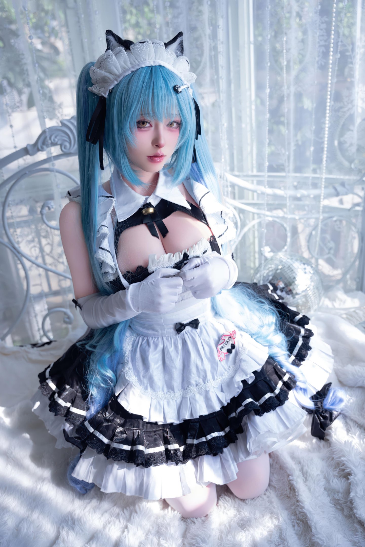 [Cosplay] Shimizu Yuno - Nikke Goddess of Victory Plavati: Blue-Haired Cat-Eared Maid with Sheer Stockings, 85P1V