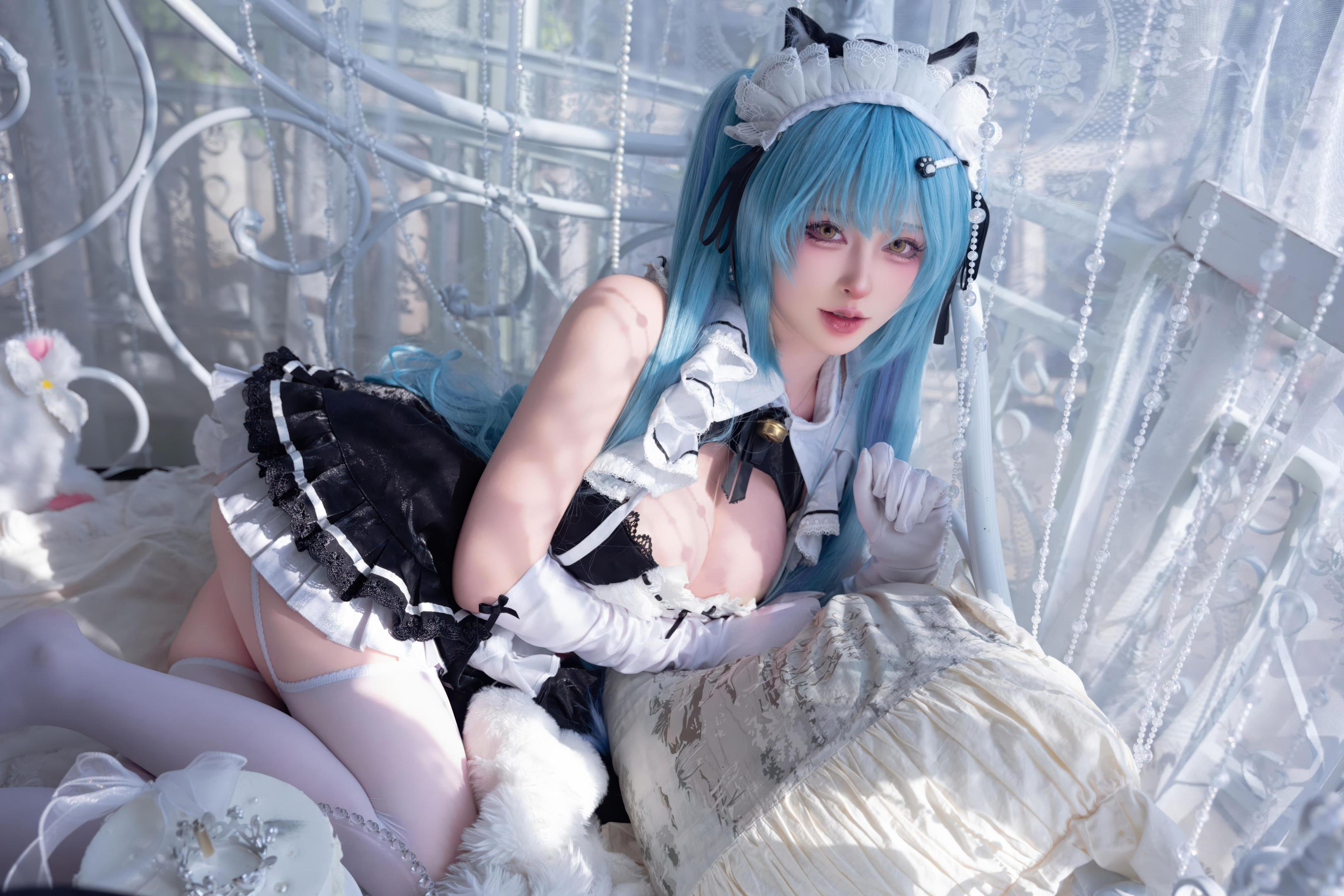 [Cosplay] Shimizu Yuno - Nikke Goddess of Victory Plavati: Blue-Haired Cat-Eared Maid with Sheer Stockings, 85P1V