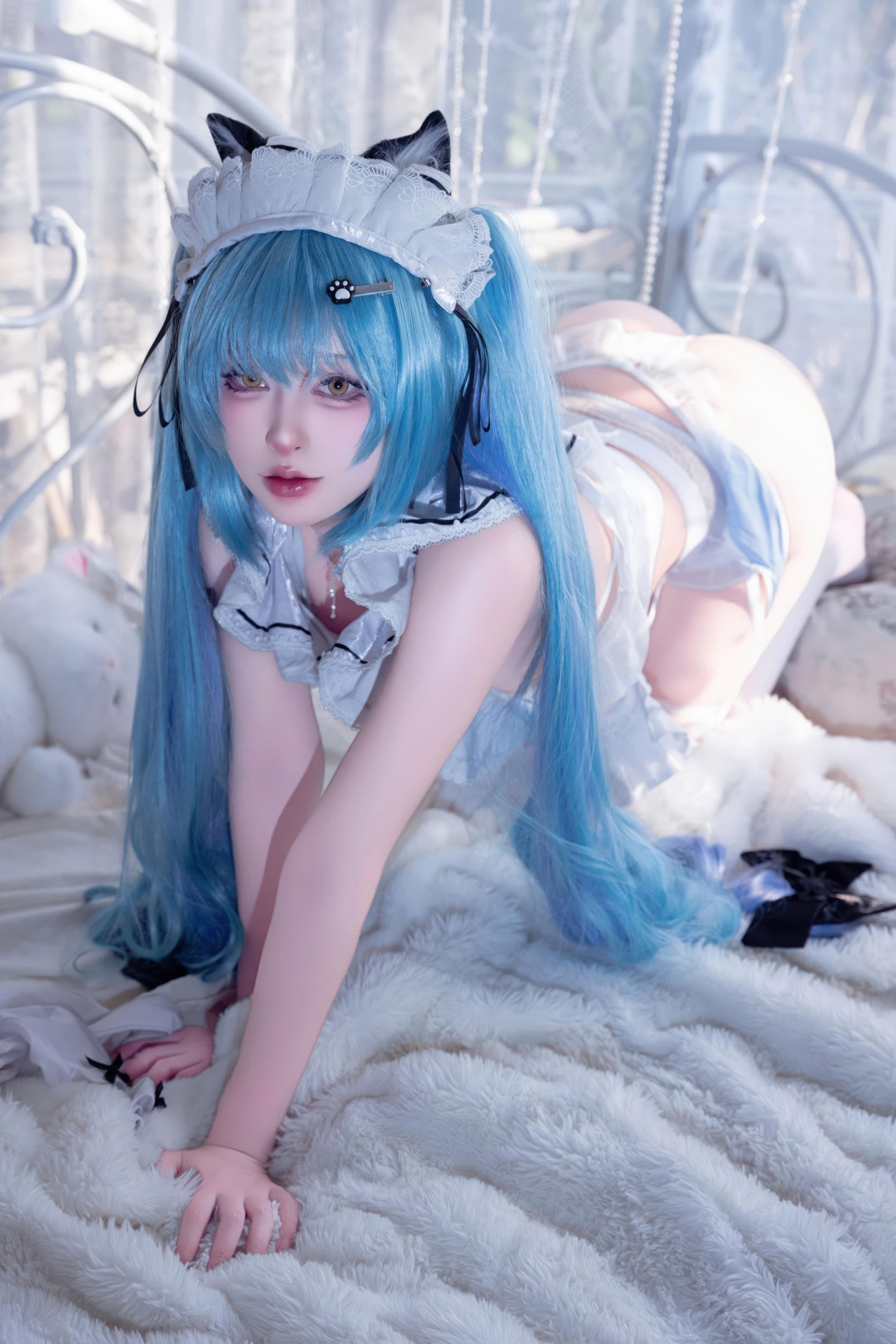 [Cosplay] Shimizu Yuno - Nikke Goddess of Victory Plavati: Blue-Haired Cat-Eared Maid with Sheer Stockings, 85P1V
