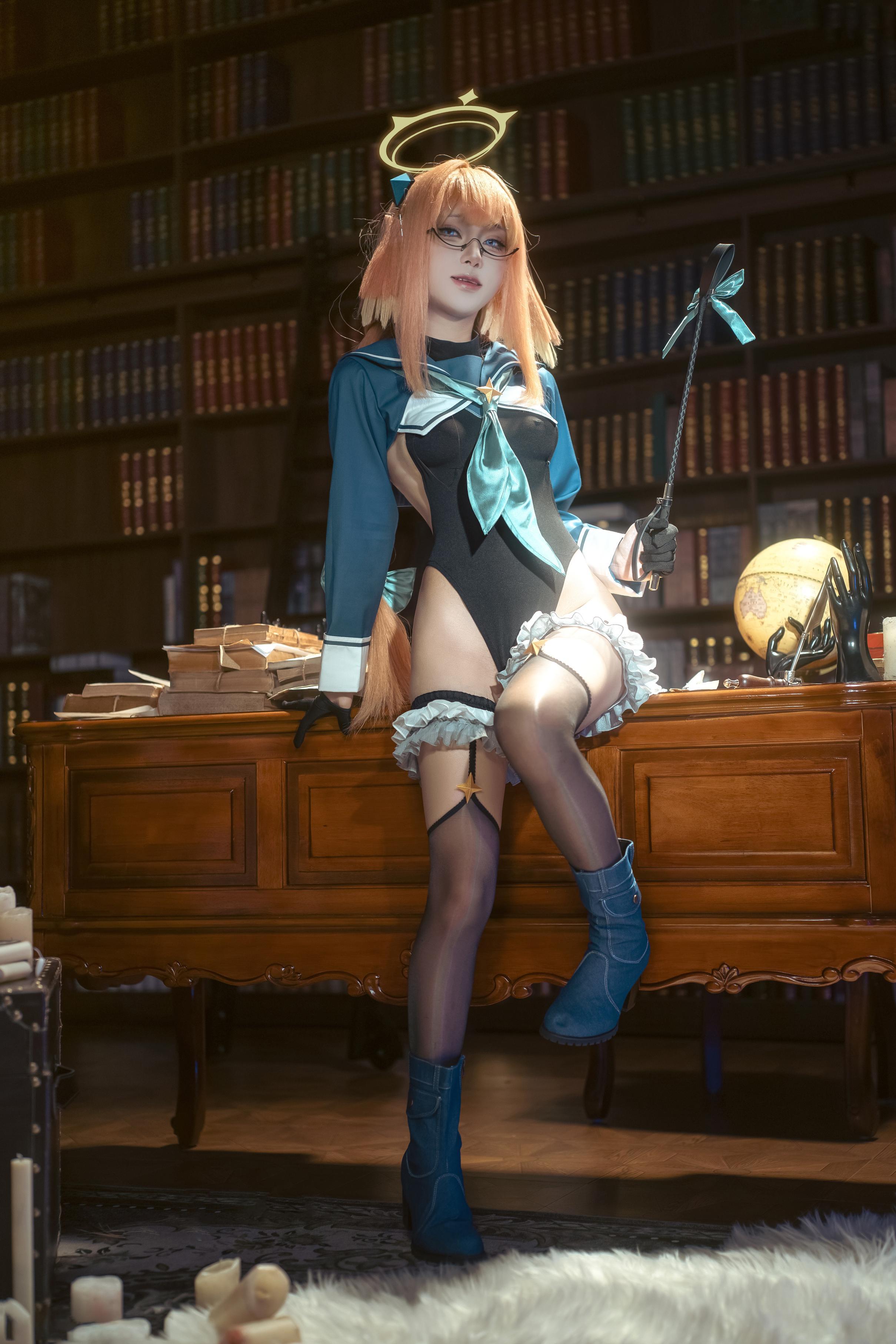 【コスプレ】矢量魚 - 蔚蓝档案 志美子：眼鏡光環図書館 黒スト高スリット露臀再現 50P
