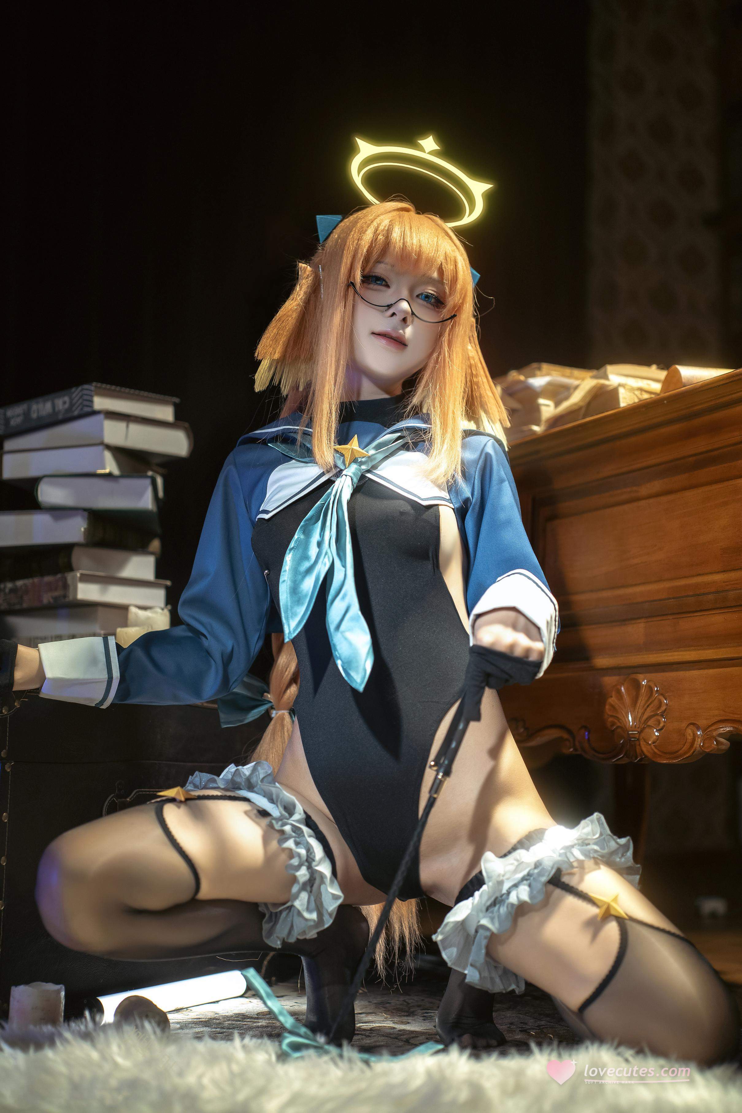 【コスプレ】矢量魚 - 蔚蓝档案 志美子：眼鏡光環図書館 黒スト高スリット露臀再現 50P
