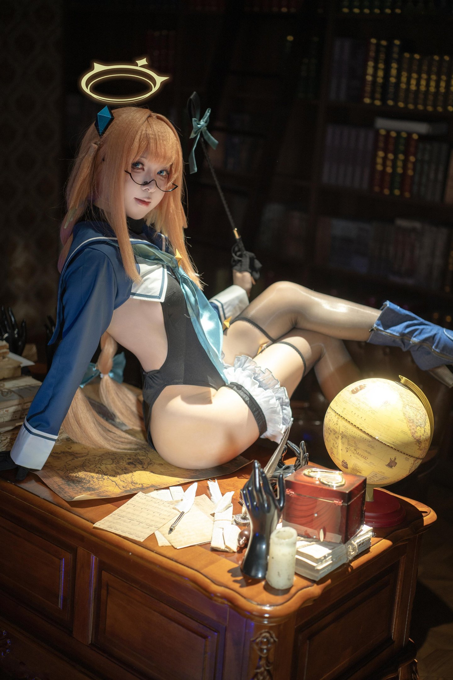 【コスプレ】矢量魚 - 蔚蓝档案 志美子：眼鏡光環図書館 黒スト高スリット露臀再現 50P