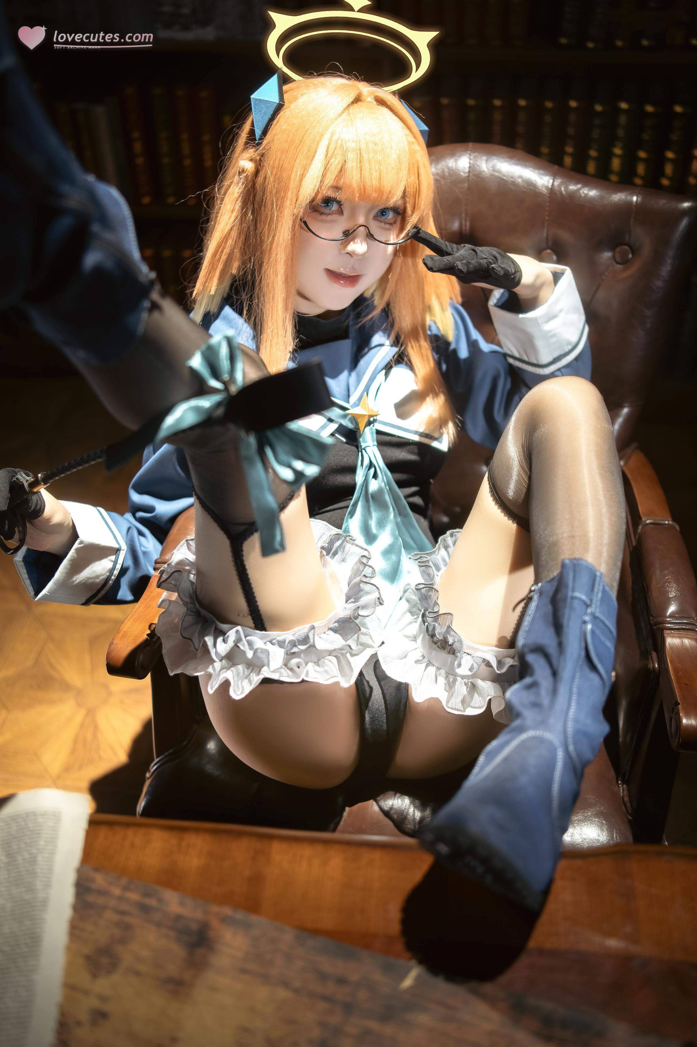 【コスプレ】矢量魚 - 蔚蓝档案 志美子：眼鏡光環図書館 黒スト高スリット露臀再現 50P