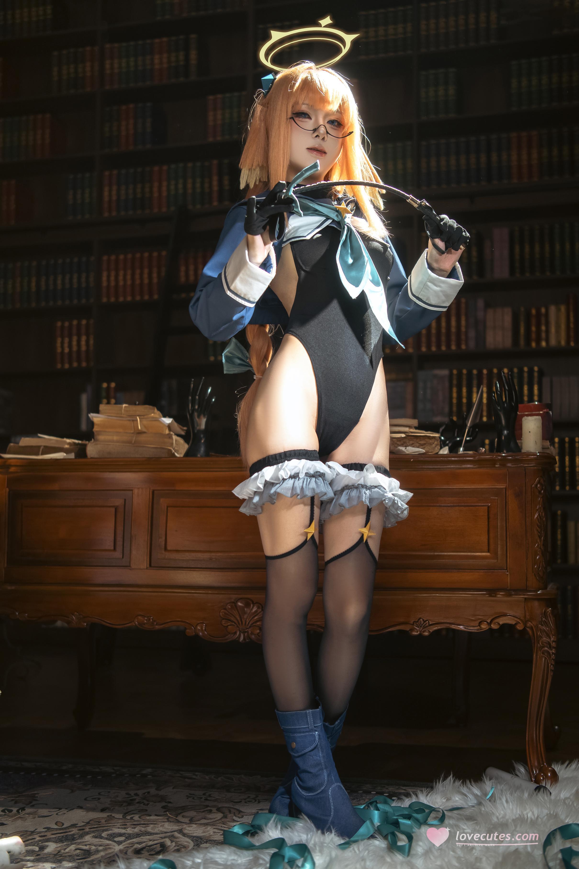 【コスプレ】矢量魚 - 蔚蓝档案 志美子：眼鏡光環図書館 黒スト高スリット露臀再現 50P