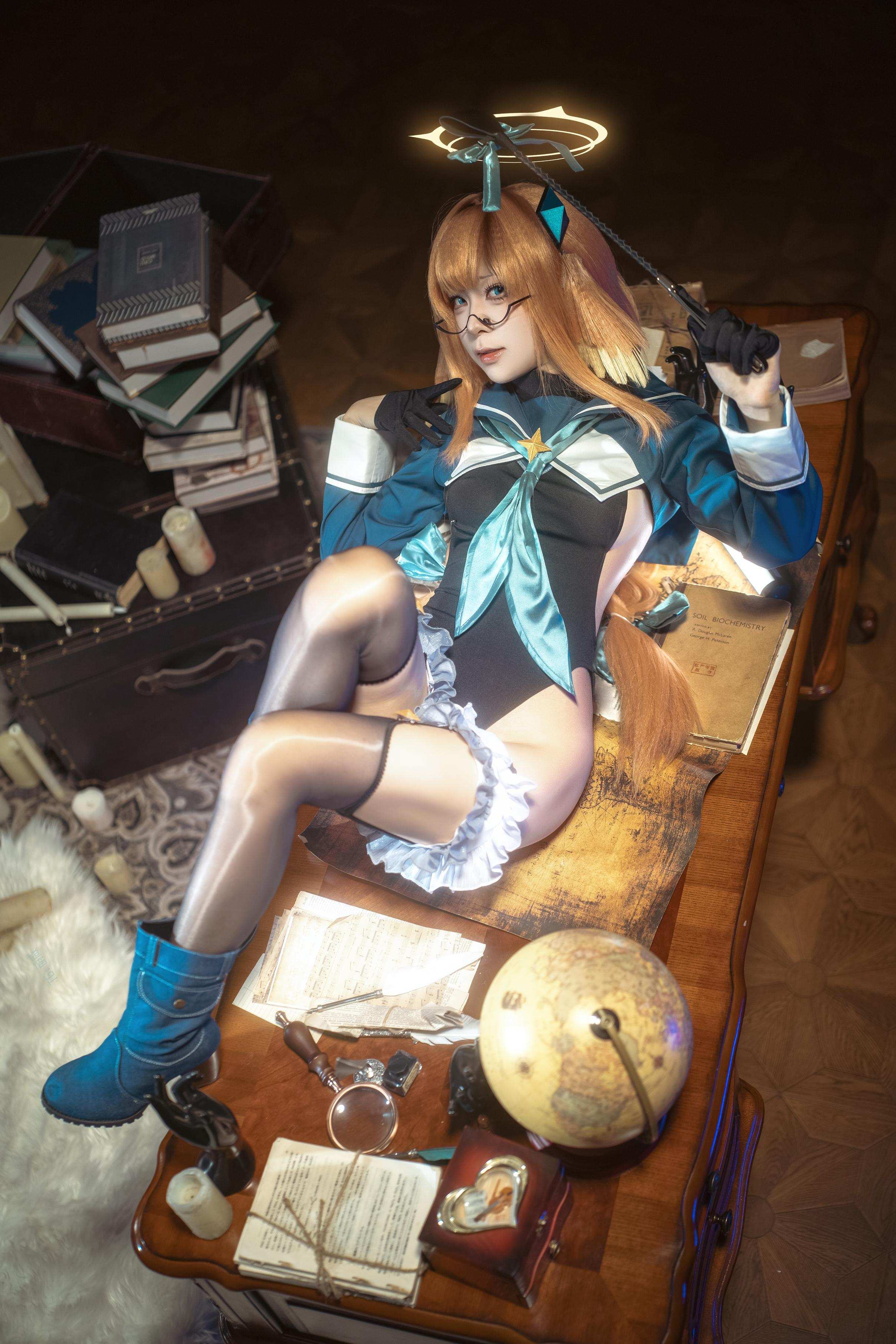 【コスプレ】矢量魚 - 蔚蓝档案 志美子：眼鏡光環図書館 黒スト高スリット露臀再現 50P