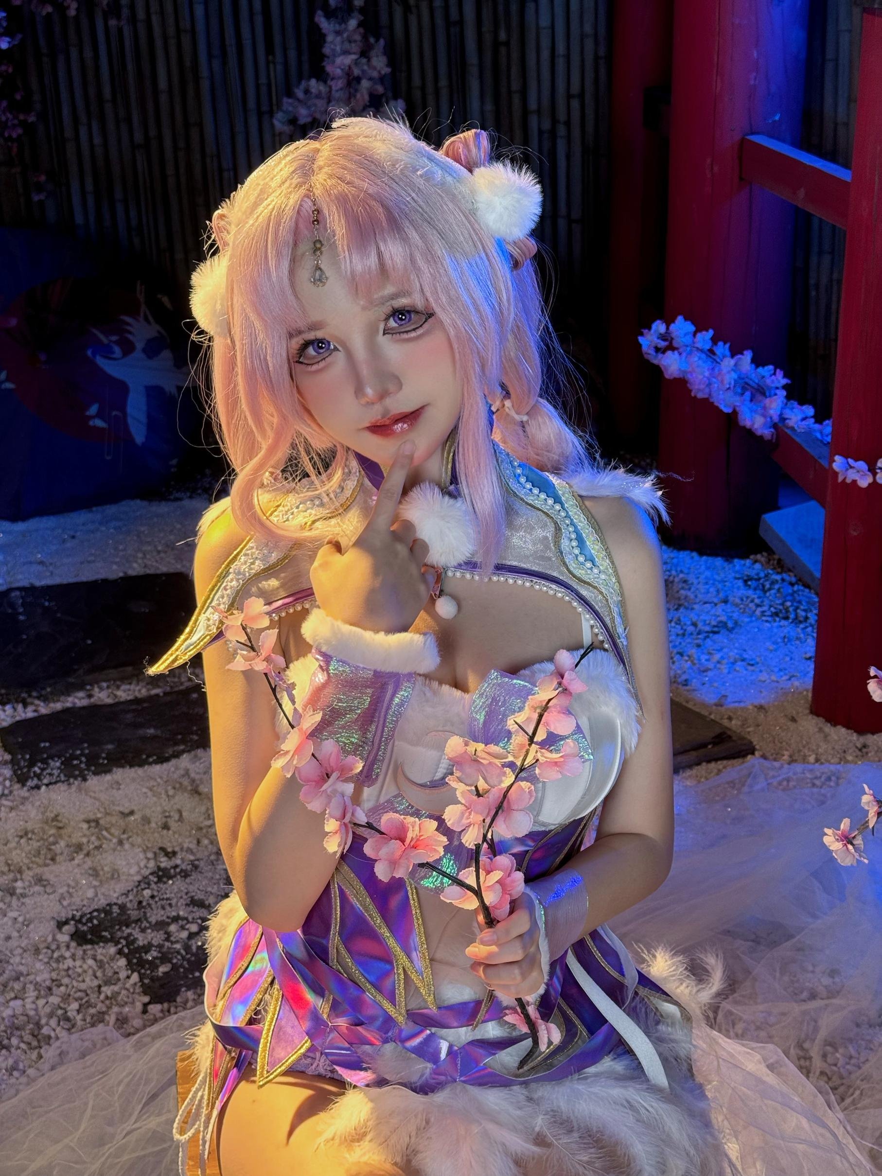 [คอสเพลย์] 阿薰kaOri - 永劫无间 殷紫萍: ชุดซากุระผมชมพูเผยจุดลับ ขนาดใหญ่ 61P1V