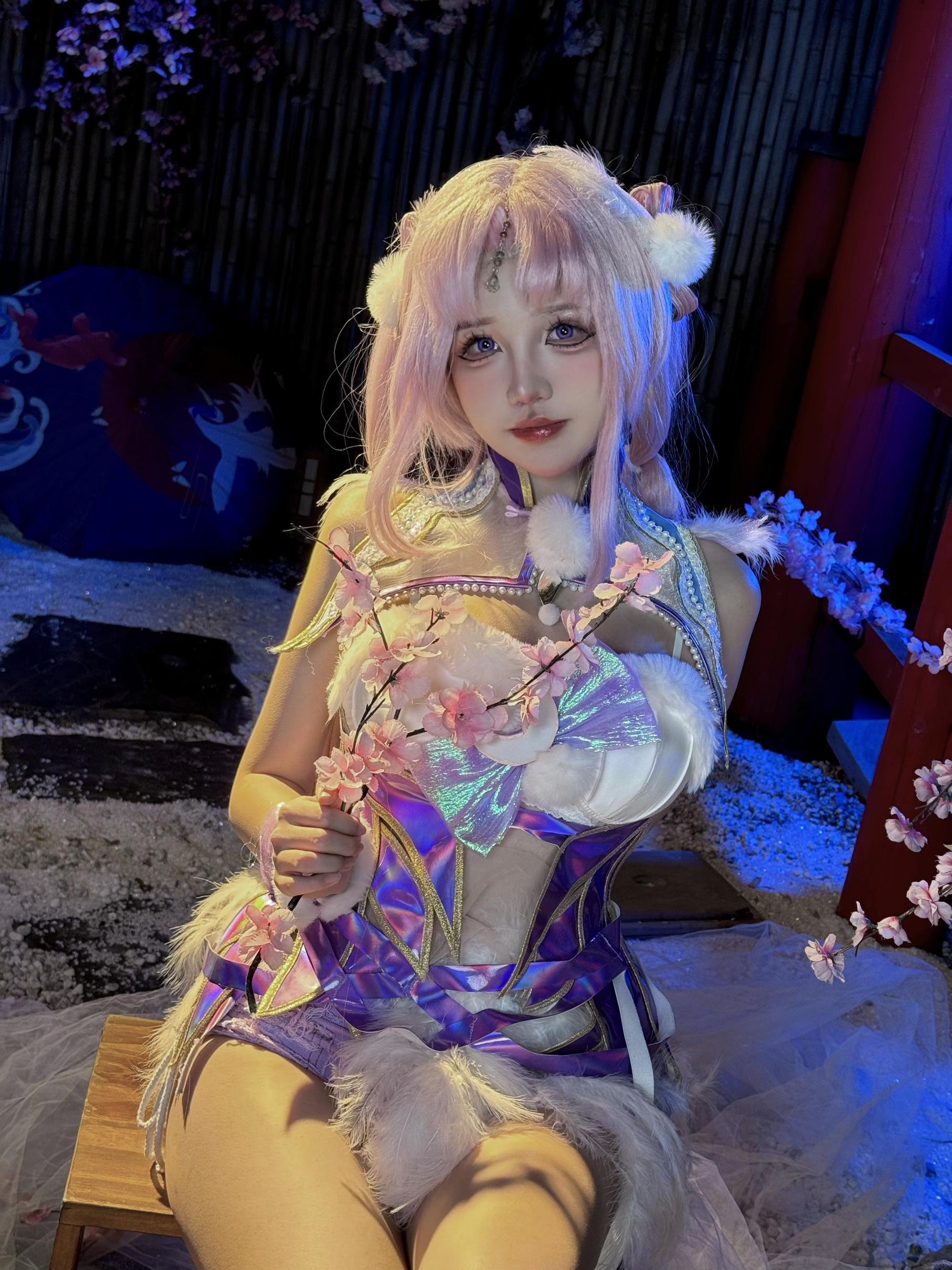[คอสเพลย์] 阿薰kaOri - 永劫无间 殷紫萍: ชุดซากุระผมชมพูเผยจุดลับ ขนาดใหญ่ 61P1V