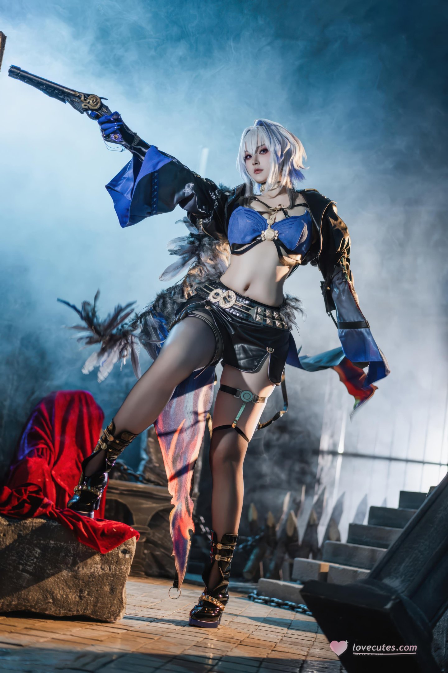 「[コスプレ] 夏夏子 - 鳴潮 嘉贝莉娜：ブルーブラック戦損黒スト高スリット露臀大尺度再現 75P」