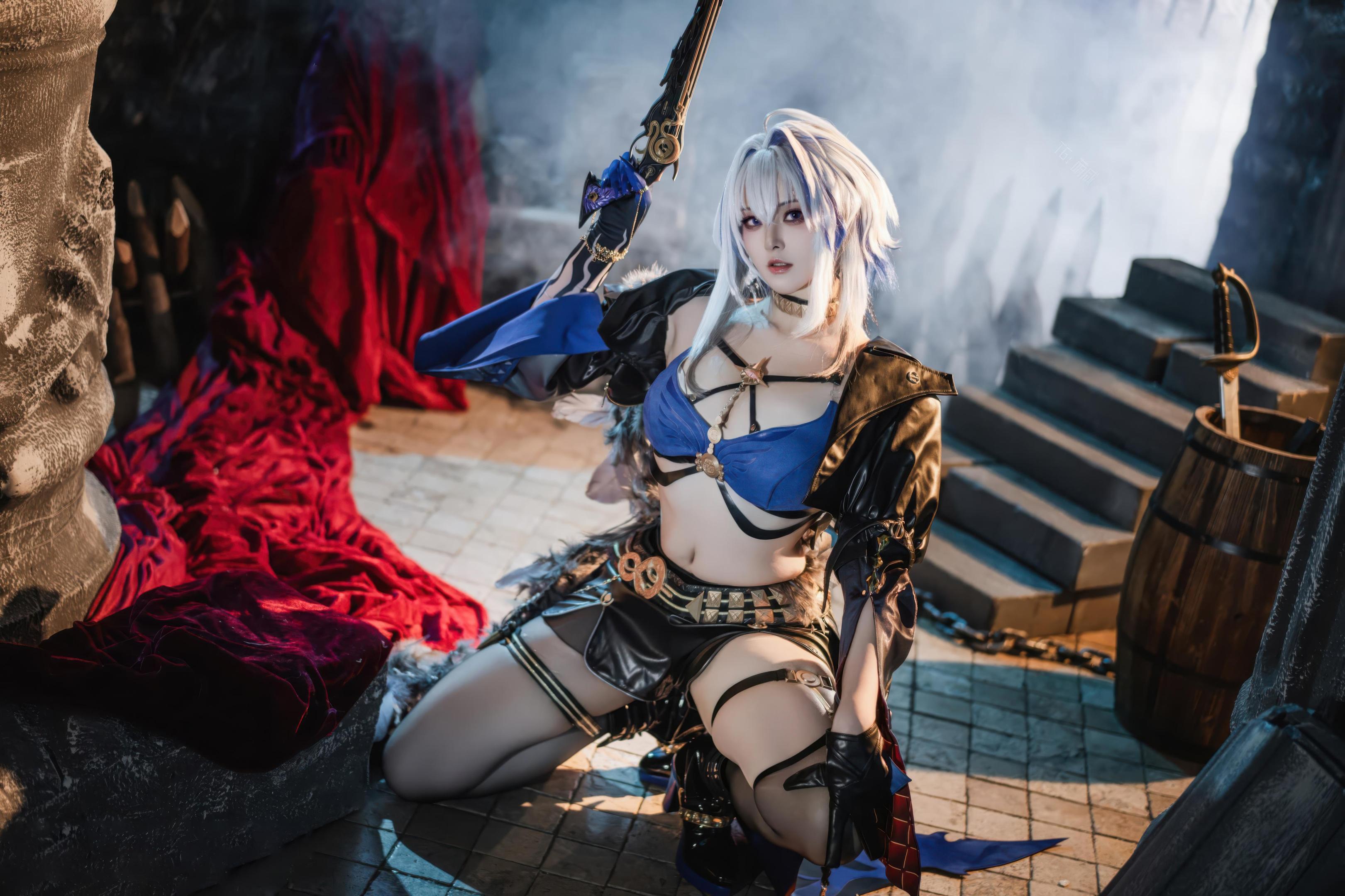 「[コスプレ] 夏夏子 - 鳴潮 嘉贝莉娜：ブルーブラック戦損黒スト高スリット露臀大尺度再現 75P」