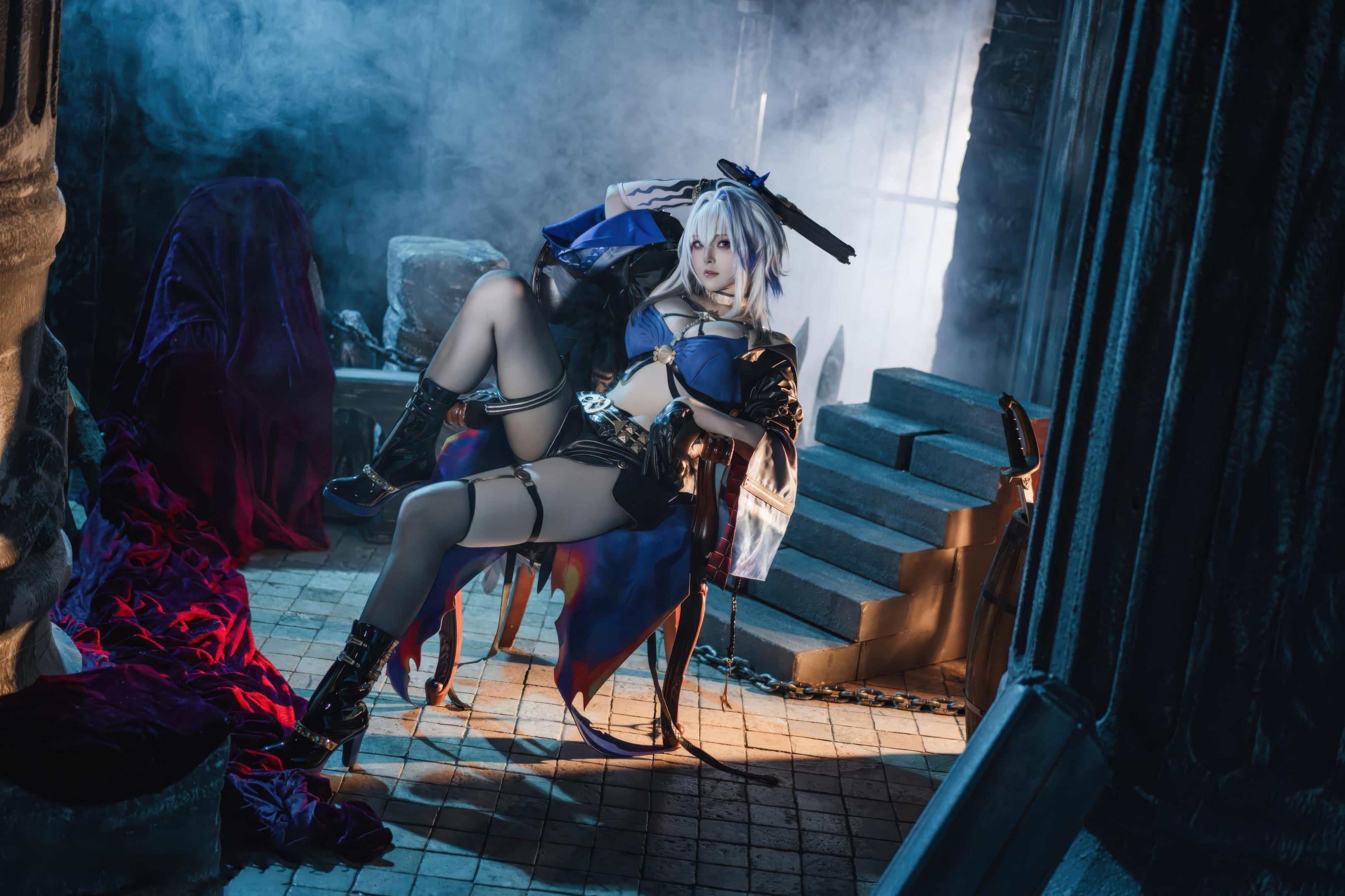 '[cosplay] Natsuko夏夏子 - Ninh Triều Gia Bội Lâm: Đen Xanh Chiến Thương, Tất Đen Cao Đùi Khỏa Thân 75P'