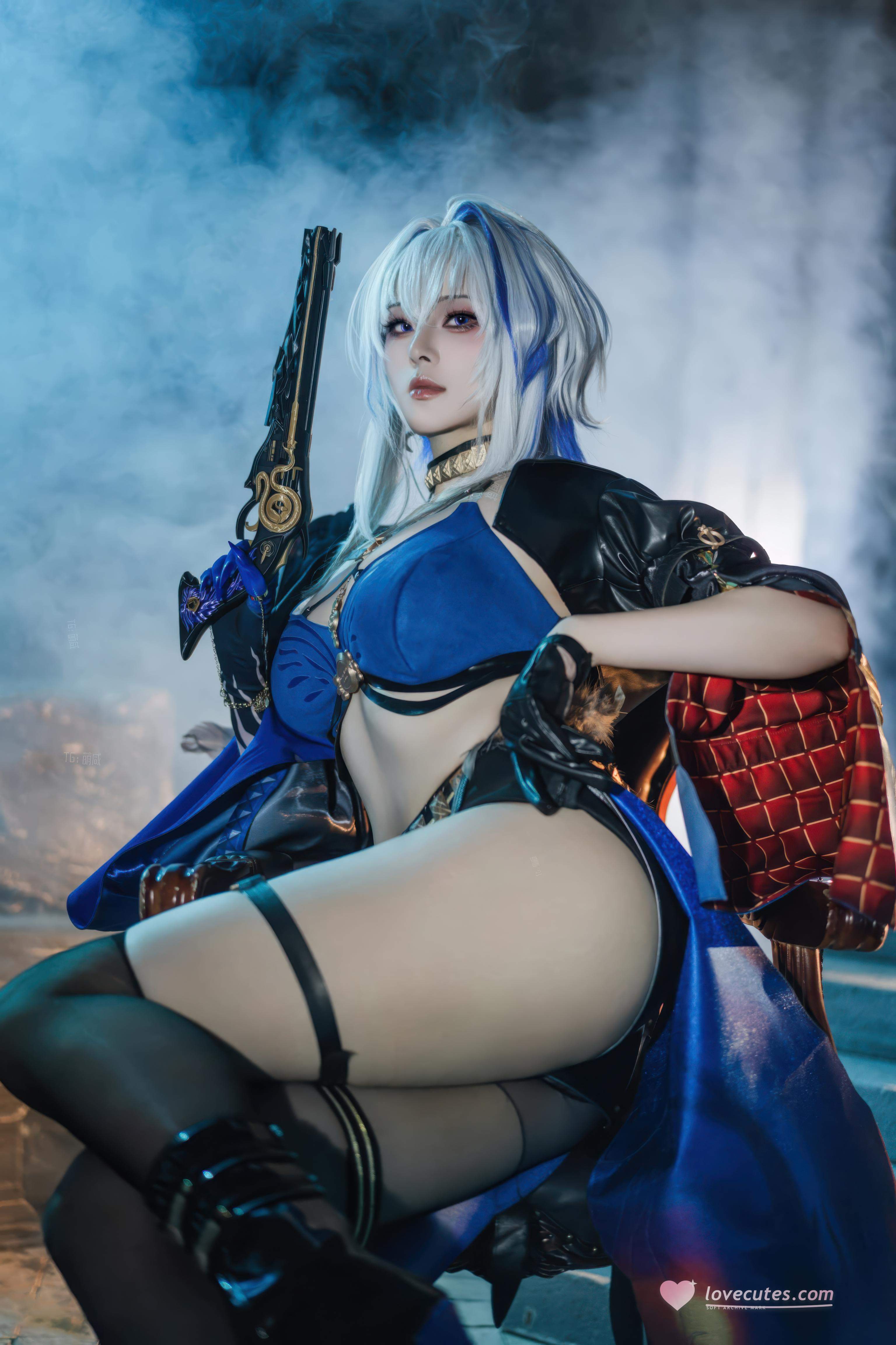 '[cosplay] Natsuko夏夏子 - Ninh Triều Gia Bội Lâm: Đen Xanh Chiến Thương, Tất Đen Cao Đùi Khỏa Thân 75P'