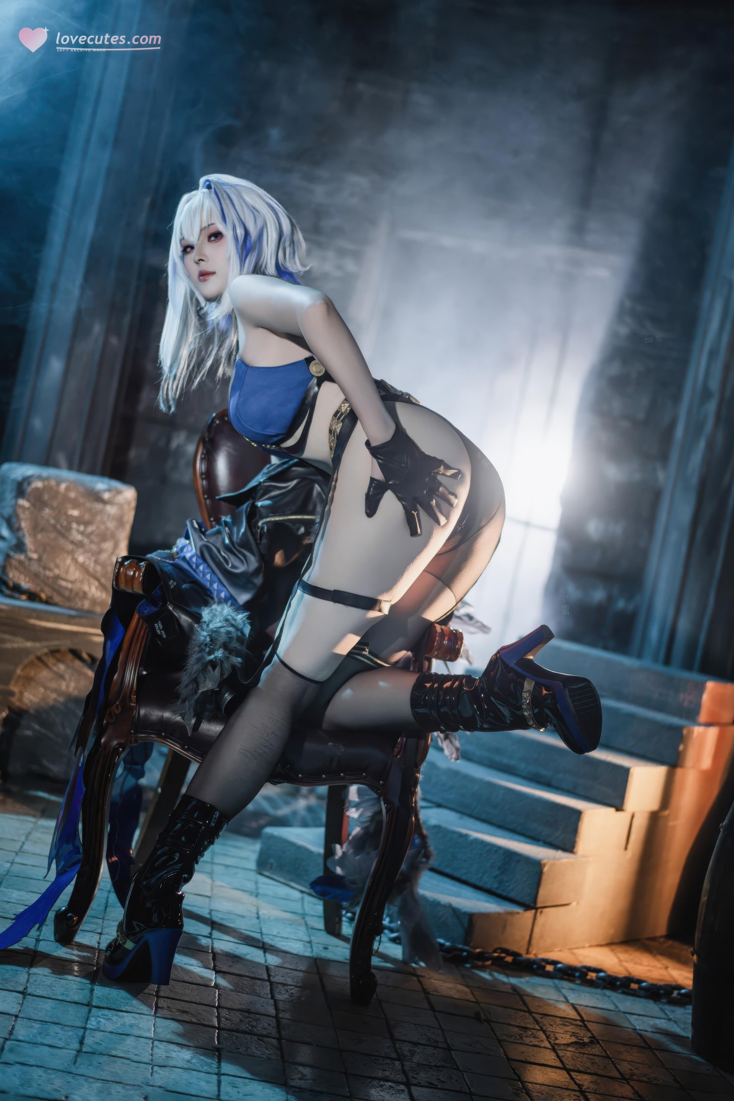 「[コスプレ] 夏夏子 - 鳴潮 嘉贝莉娜：ブルーブラック戦損黒スト高スリット露臀大尺度再現 75P」