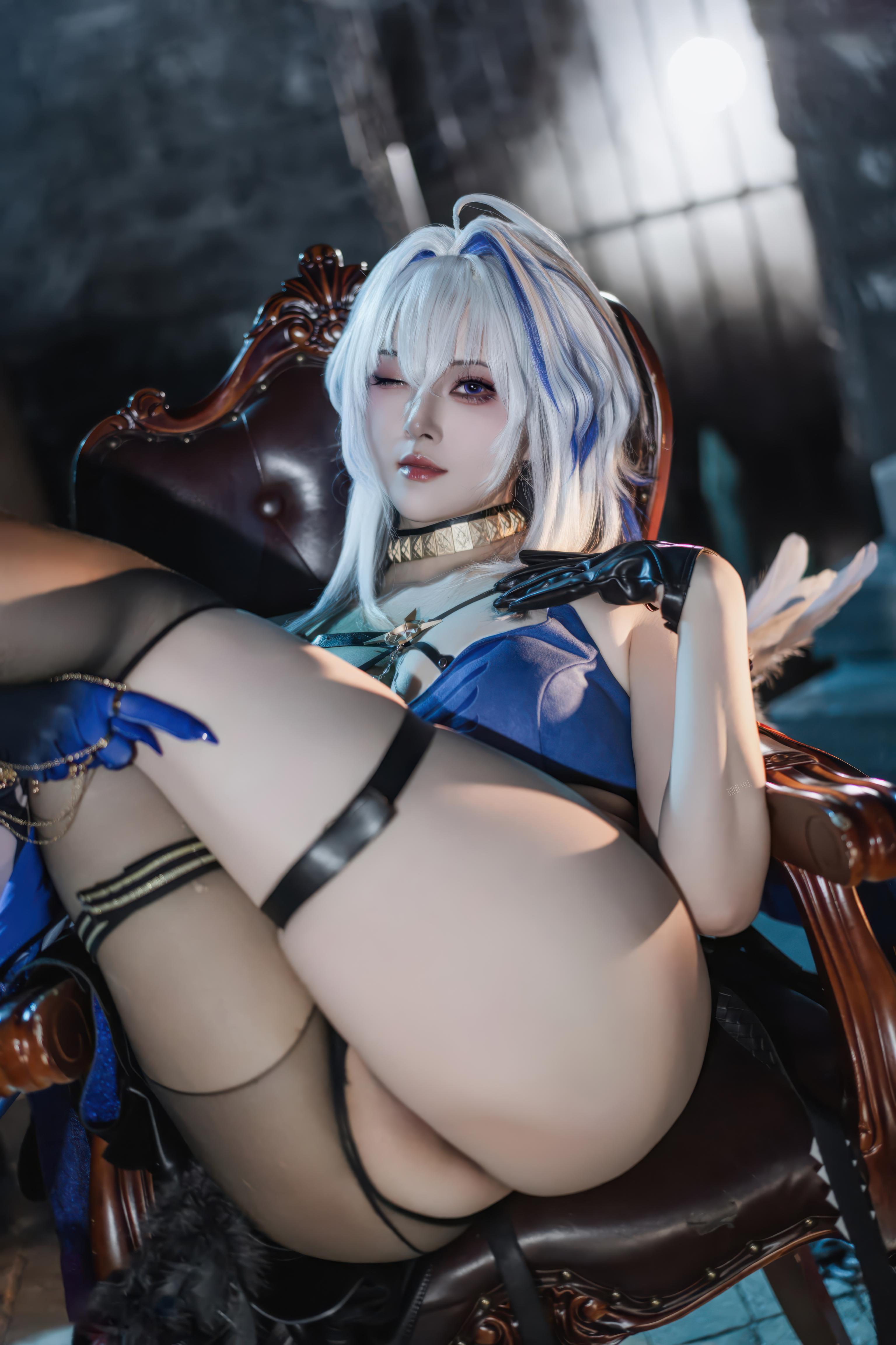 「[コスプレ] 夏夏子 - 鳴潮 嘉贝莉娜：ブルーブラック戦損黒スト高スリット露臀大尺度再現 75P」