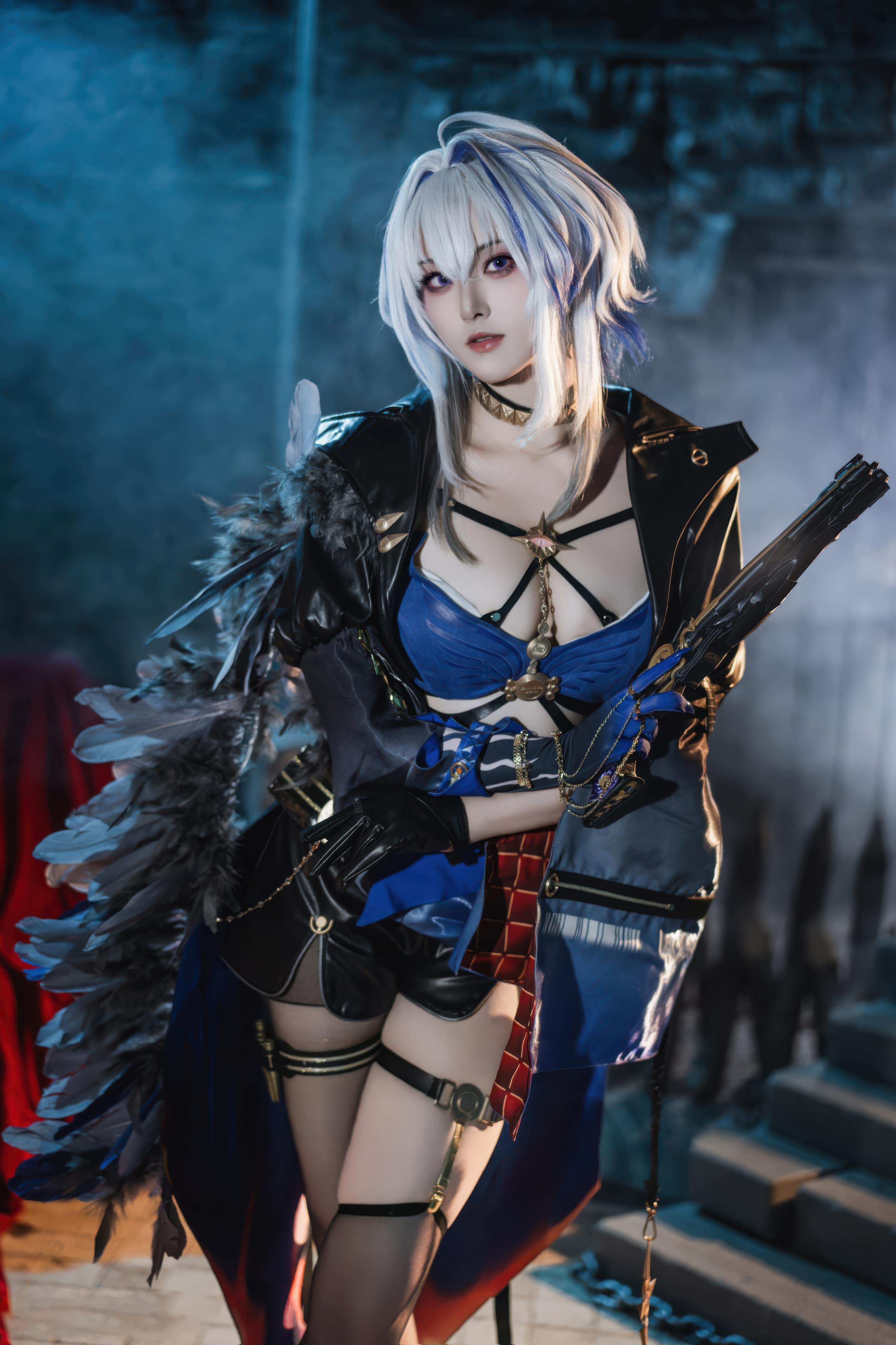 「[コスプレ] 夏夏子 - 鳴潮 嘉贝莉娜：ブルーブラック戦損黒スト高スリット露臀大尺度再現 75P」
