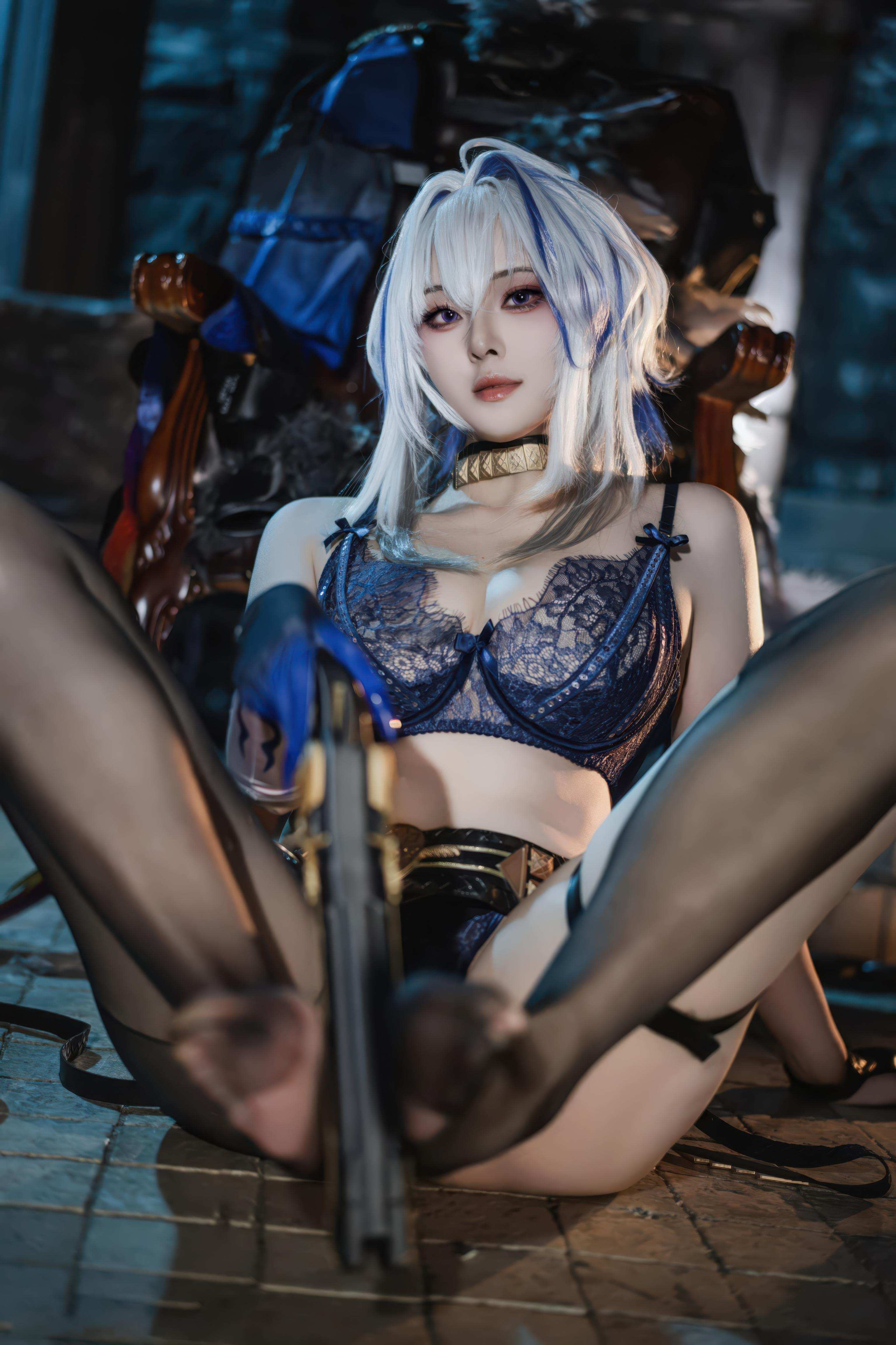 「[コスプレ] 夏夏子 - 鳴潮 嘉贝莉娜：ブルーブラック戦損黒スト高スリット露臀大尺度再現 75P」