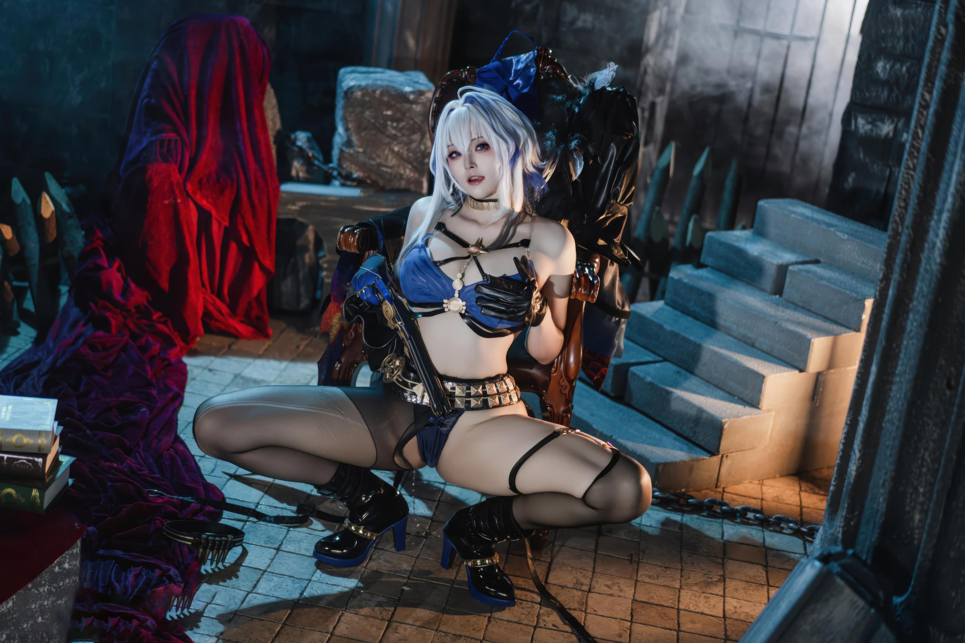 「[コスプレ] 夏夏子 - 鳴潮 嘉贝莉娜：ブルーブラック戦損黒スト高スリット露臀大尺度再現 75P」