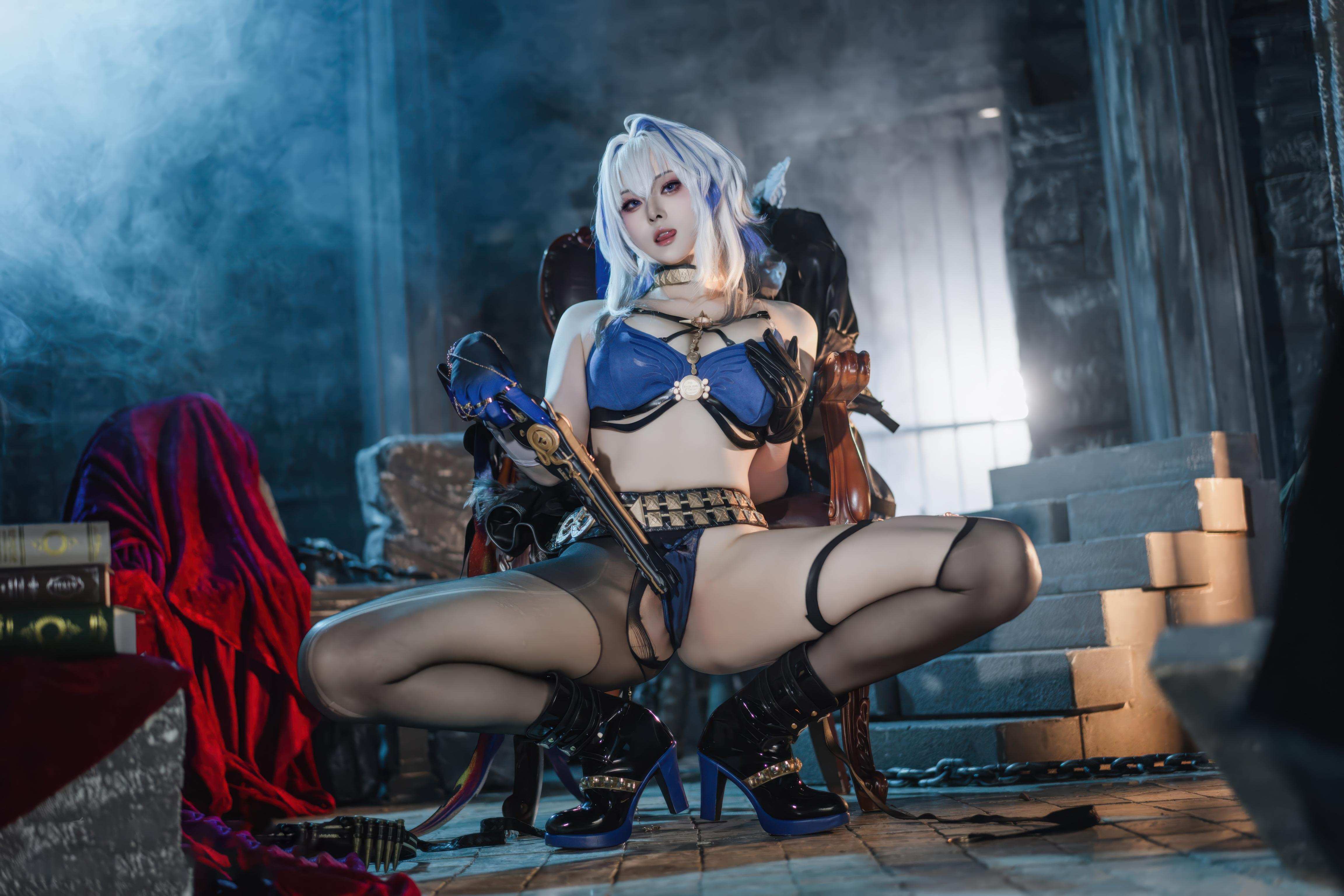「[コスプレ] 夏夏子 - 鳴潮 嘉贝莉娜：ブルーブラック戦損黒スト高スリット露臀大尺度再現 75P」