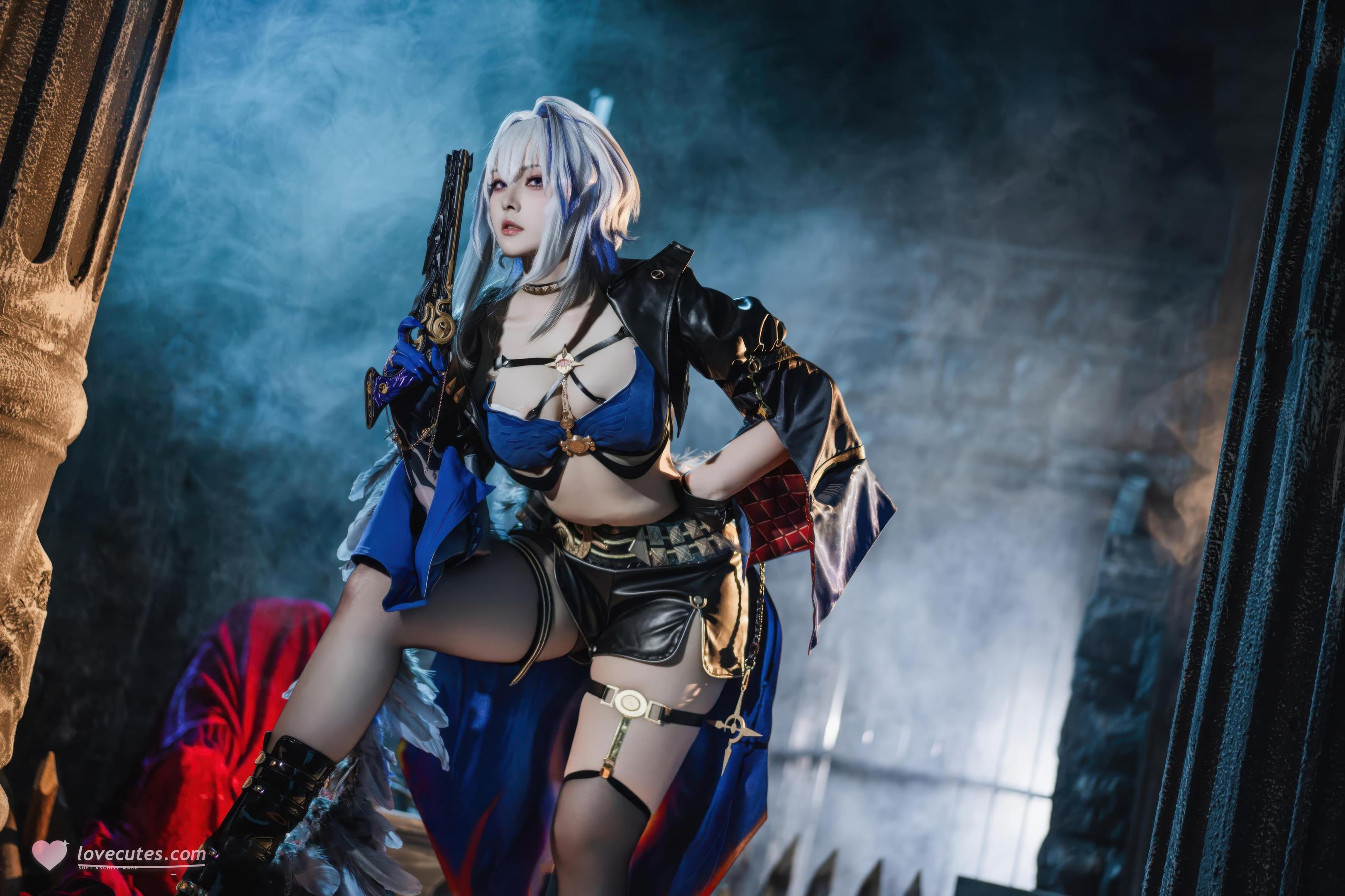 「[コスプレ] 夏夏子 - 鳴潮 嘉贝莉娜：ブルーブラック戦損黒スト高スリット露臀大尺度再現 75P」