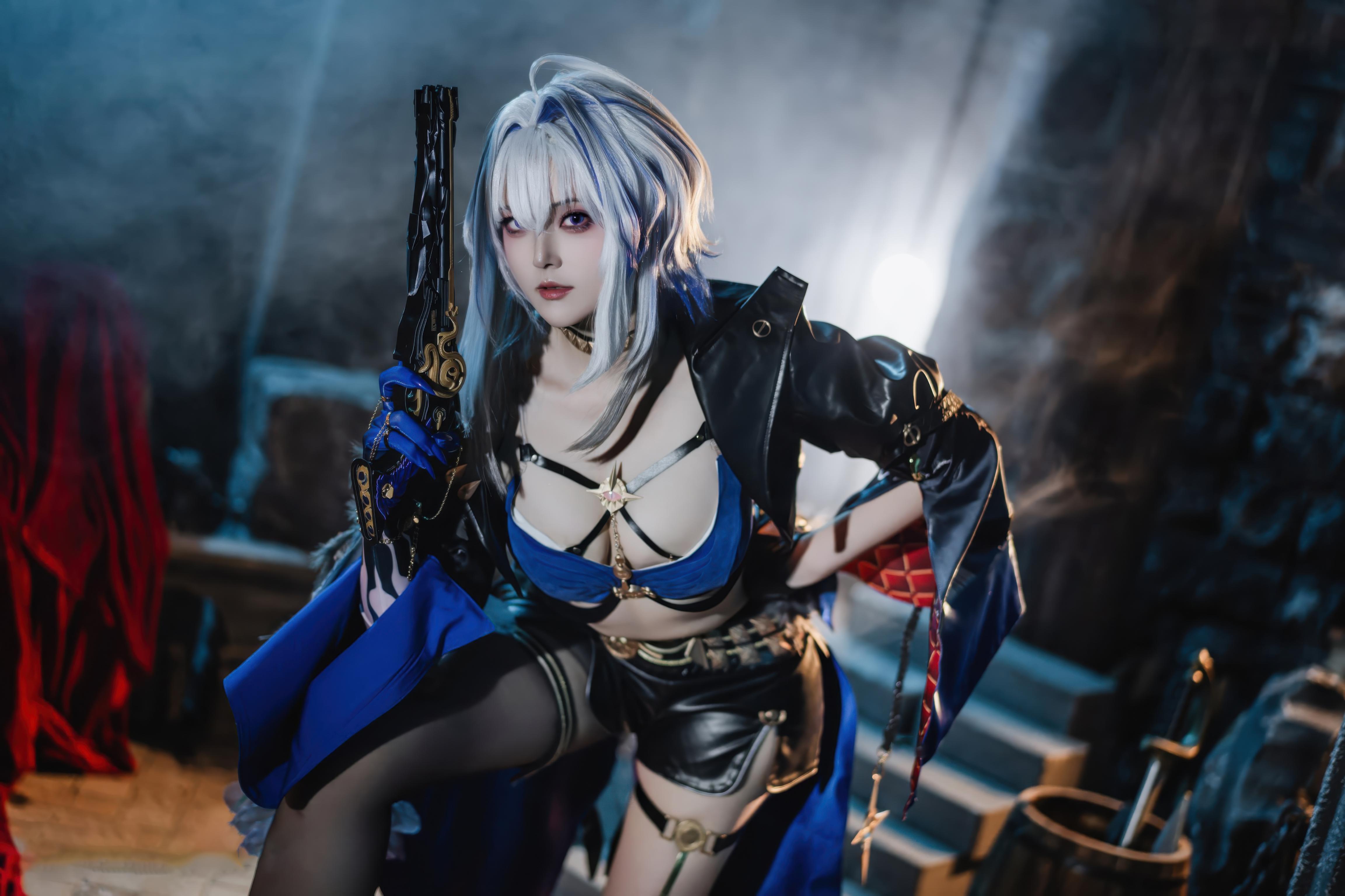 「[コスプレ] 夏夏子 - 鳴潮 嘉贝莉娜：ブルーブラック戦損黒スト高スリット露臀大尺度再現 75P」