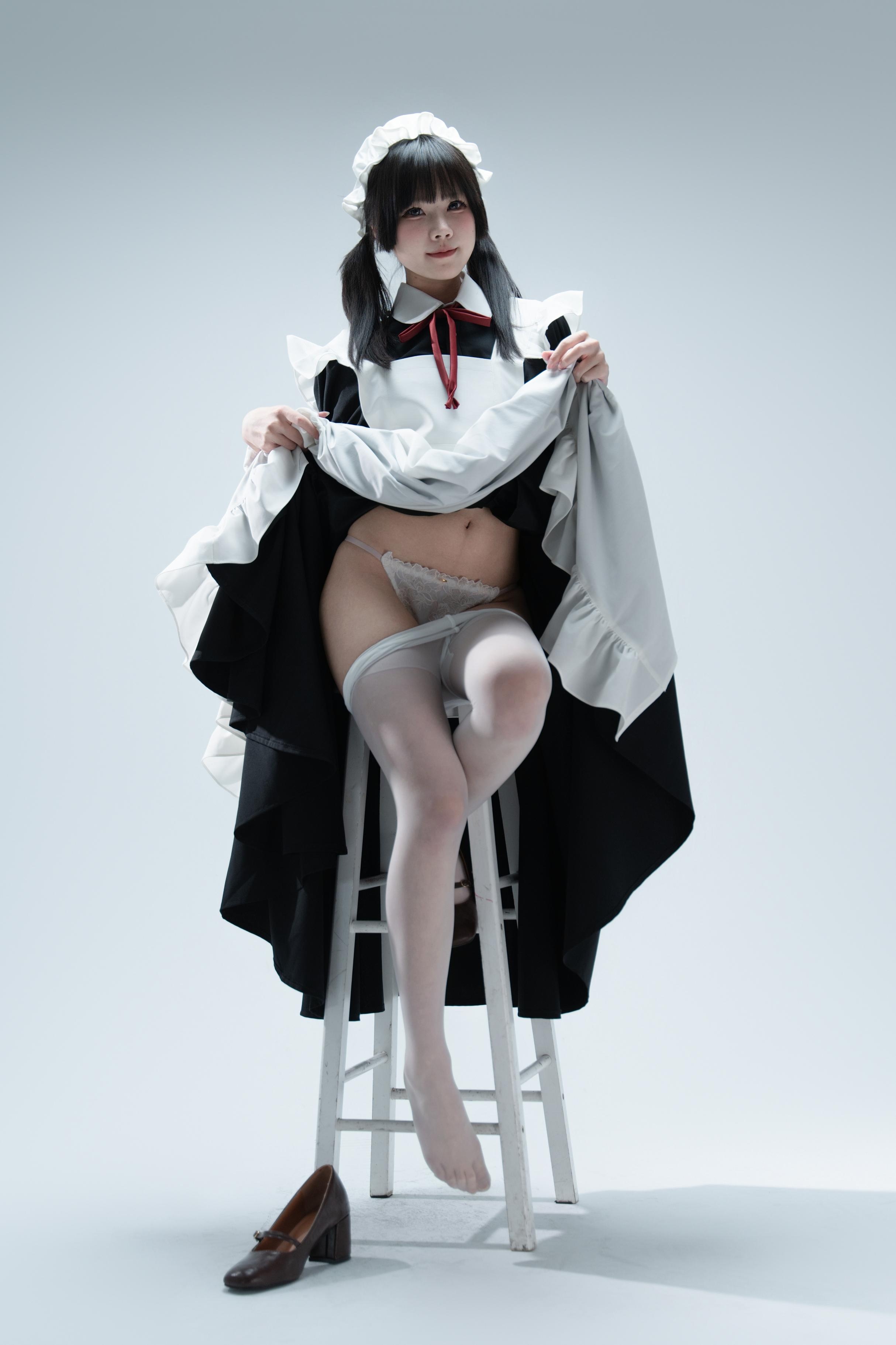 [Photos] Nagi Shimizu - Tsundere Maid's Guide: Black Twin-Tail Maid Outfit, Stunning Legs, 106P
