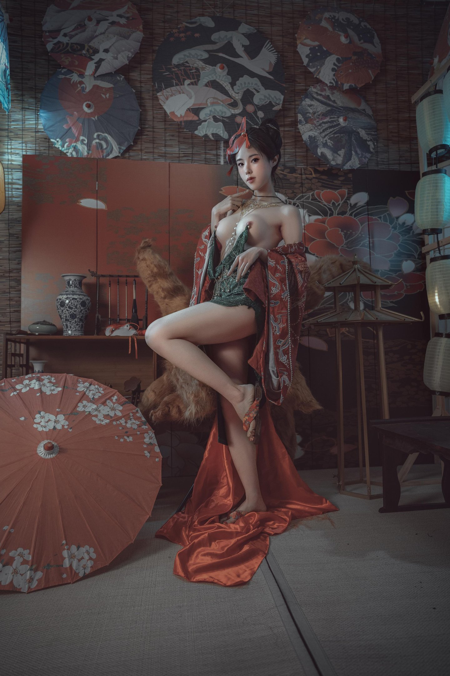 [写真] チタン合金TiTi - 青丘赤狐：古風な狐系露肩低胸 美脚美胸 64P