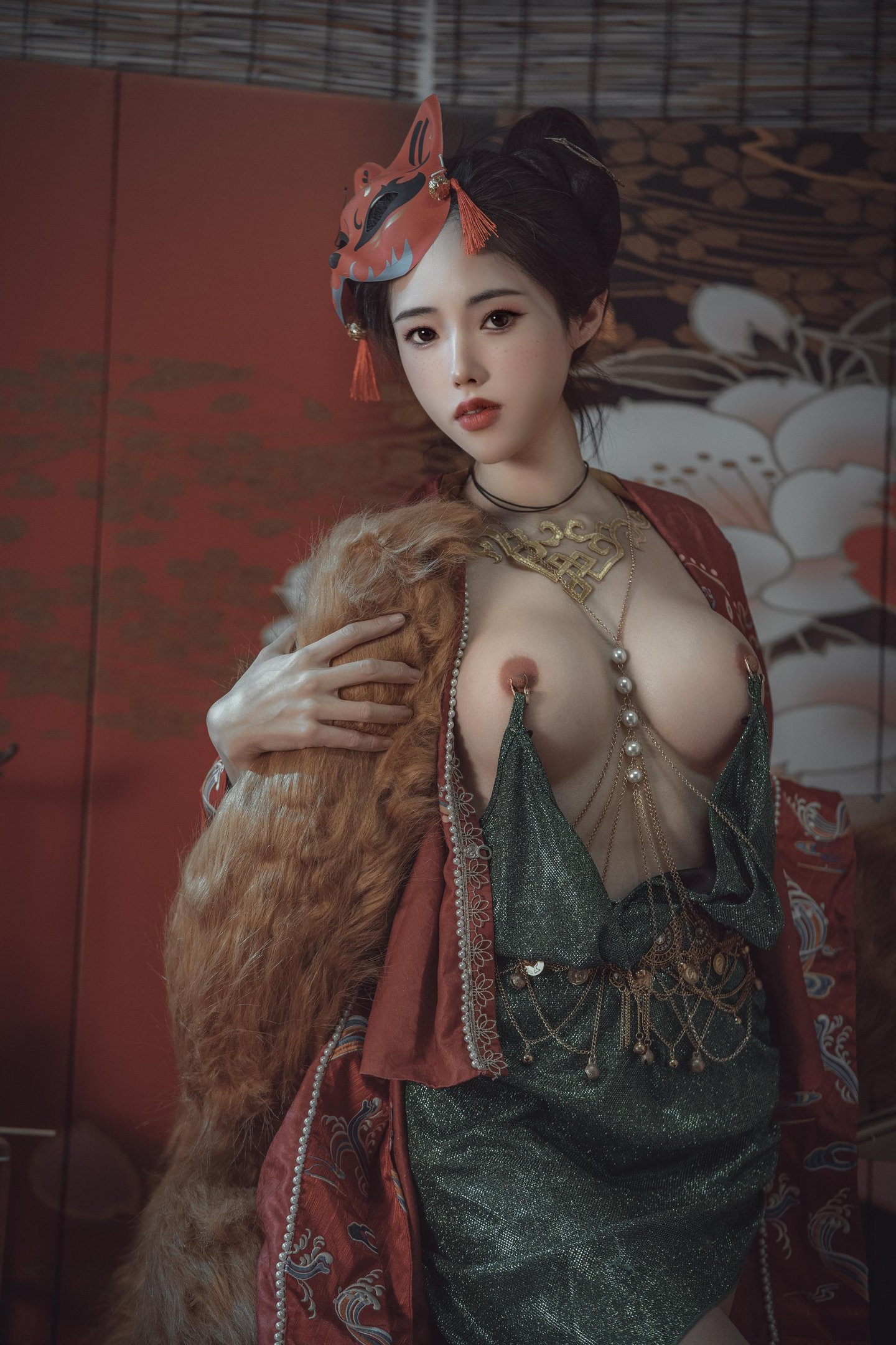 [写真] チタン合金TiTi - 青丘赤狐：古風な狐系露肩低胸 美脚美胸 64P