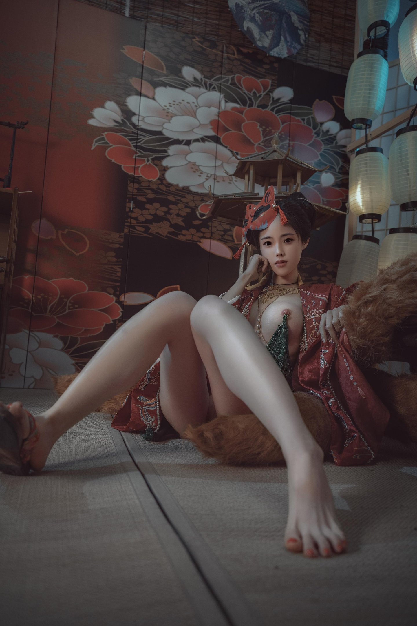 [Photos] Titanium Alloy TiTi - Qingqiu Red Fox: Ancient Style Fox Shoulder-Exposing Low-Cut with Beautiful Legs and Chest 64P