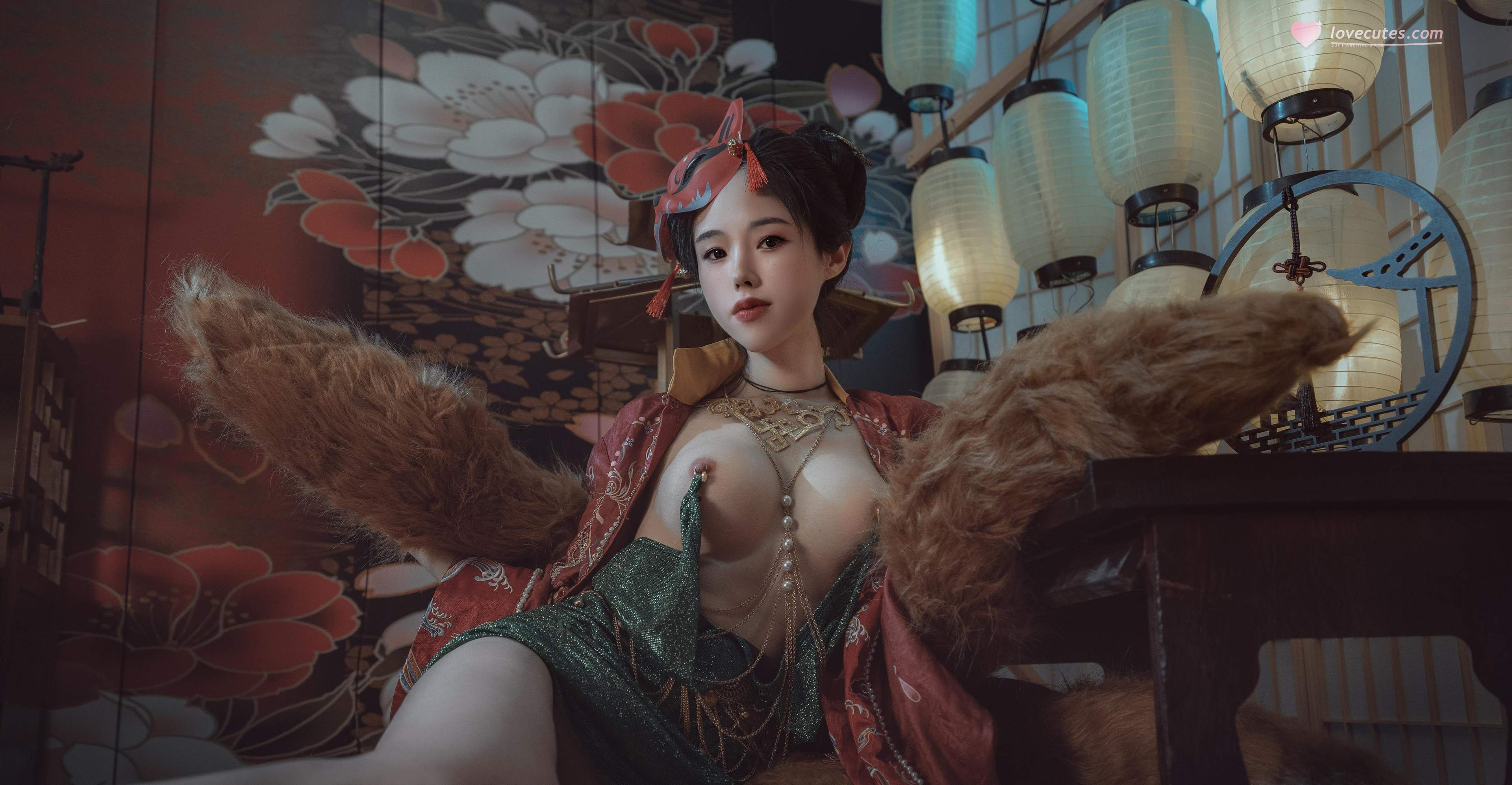 [Photos] Titanium Alloy TiTi - Qingqiu Red Fox: Ancient Style Fox Shoulder-Exposing Low-Cut with Beautiful Legs and Chest 64P