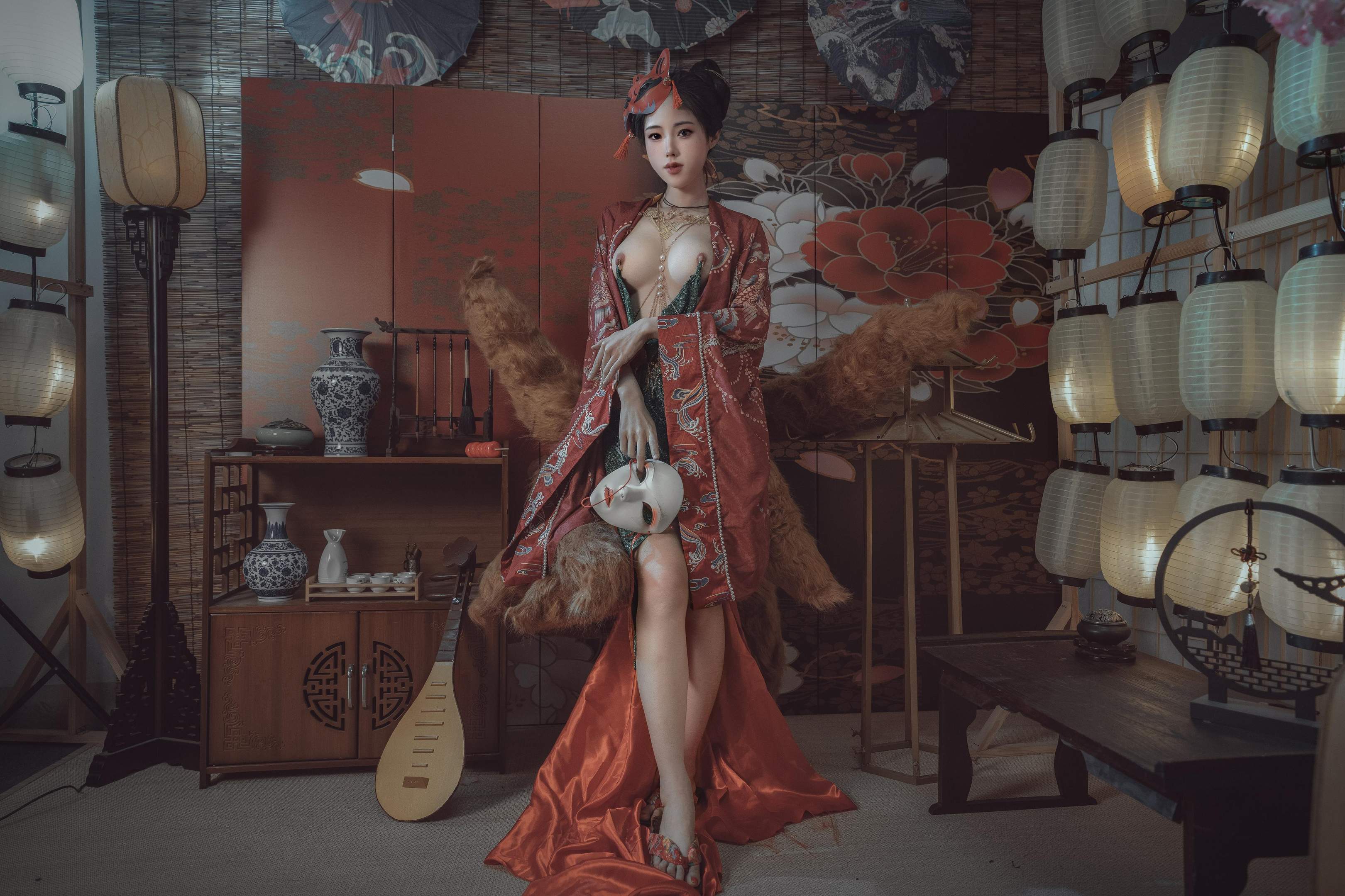 [Ảnh] Titanium TiTi - Thanh Khâu Xích Hồ: Phong Cách Cổ Điển, Để Vai, Thấp Ngực, Chân Dài, Ngực Đẹp 64P