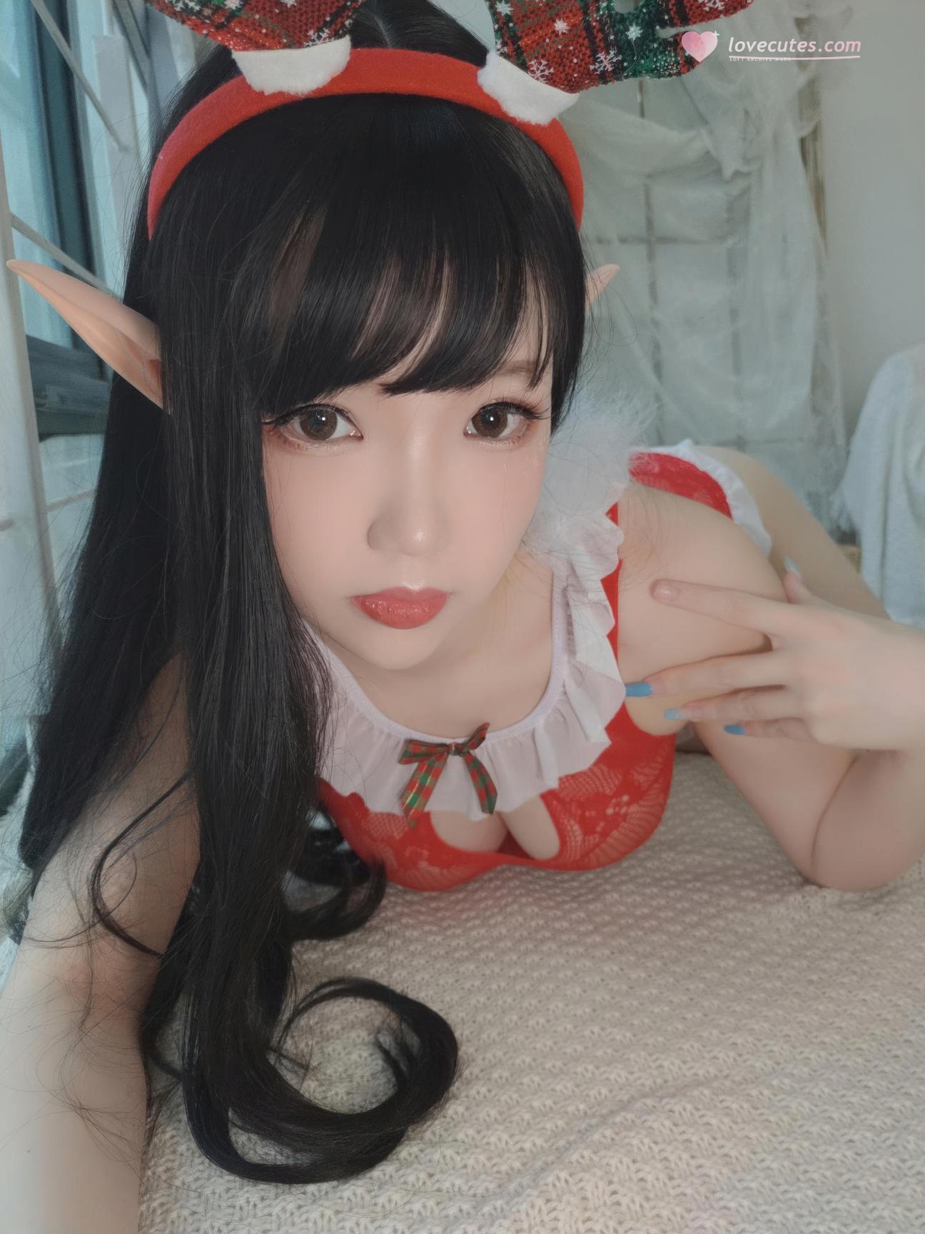 [私房] 雪晴Astra - 聖誕節自拍：紅色蕾絲內衣 網襪翹臀美腿 140P