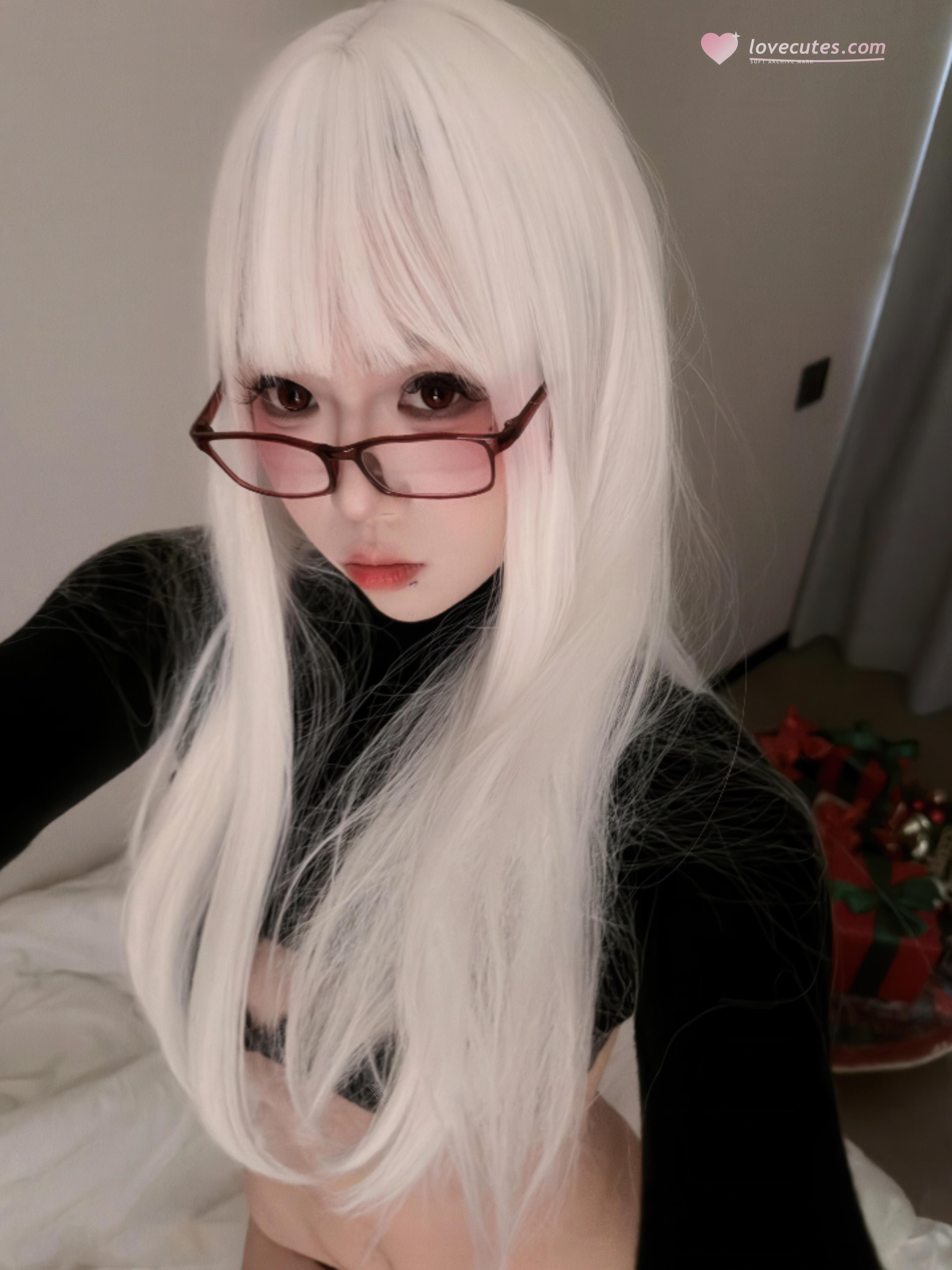 [私房] 麻薯の美味しさ - 暗夜の純白：白髪のナース、黒ストッキングと白ストッキング、透ける下着露点 52P