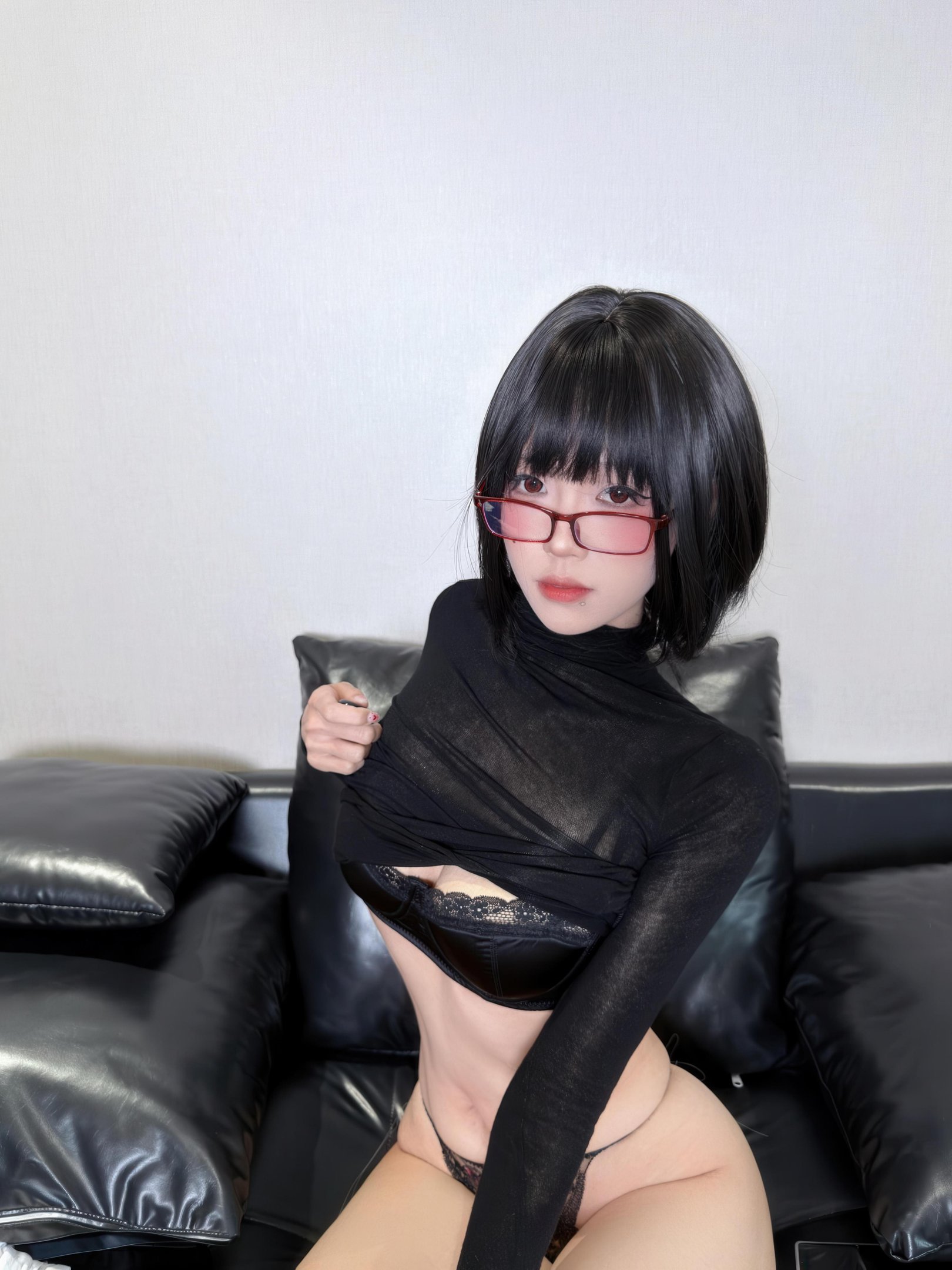 [Private] Delicious Mochi - Night's Pure White: White-Haired Nurse in Black and White Stockings, Sheer Lingerie Exposing Points 52P