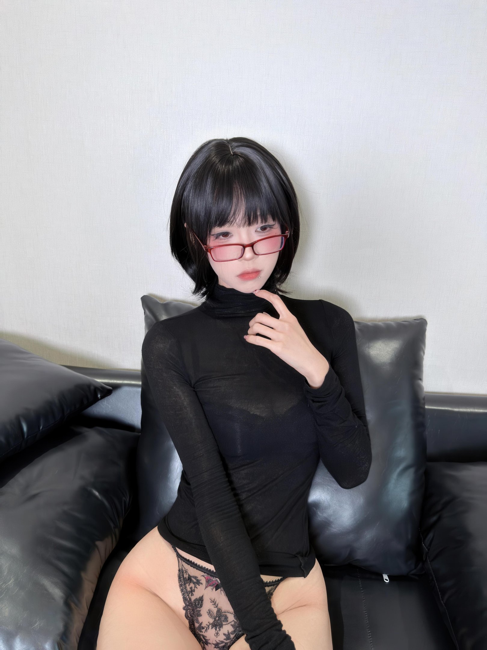 [私房] 麻薯の美味しさ - 暗夜の純白：白髪のナース、黒ストッキングと白ストッキング、透ける下着露点 52P