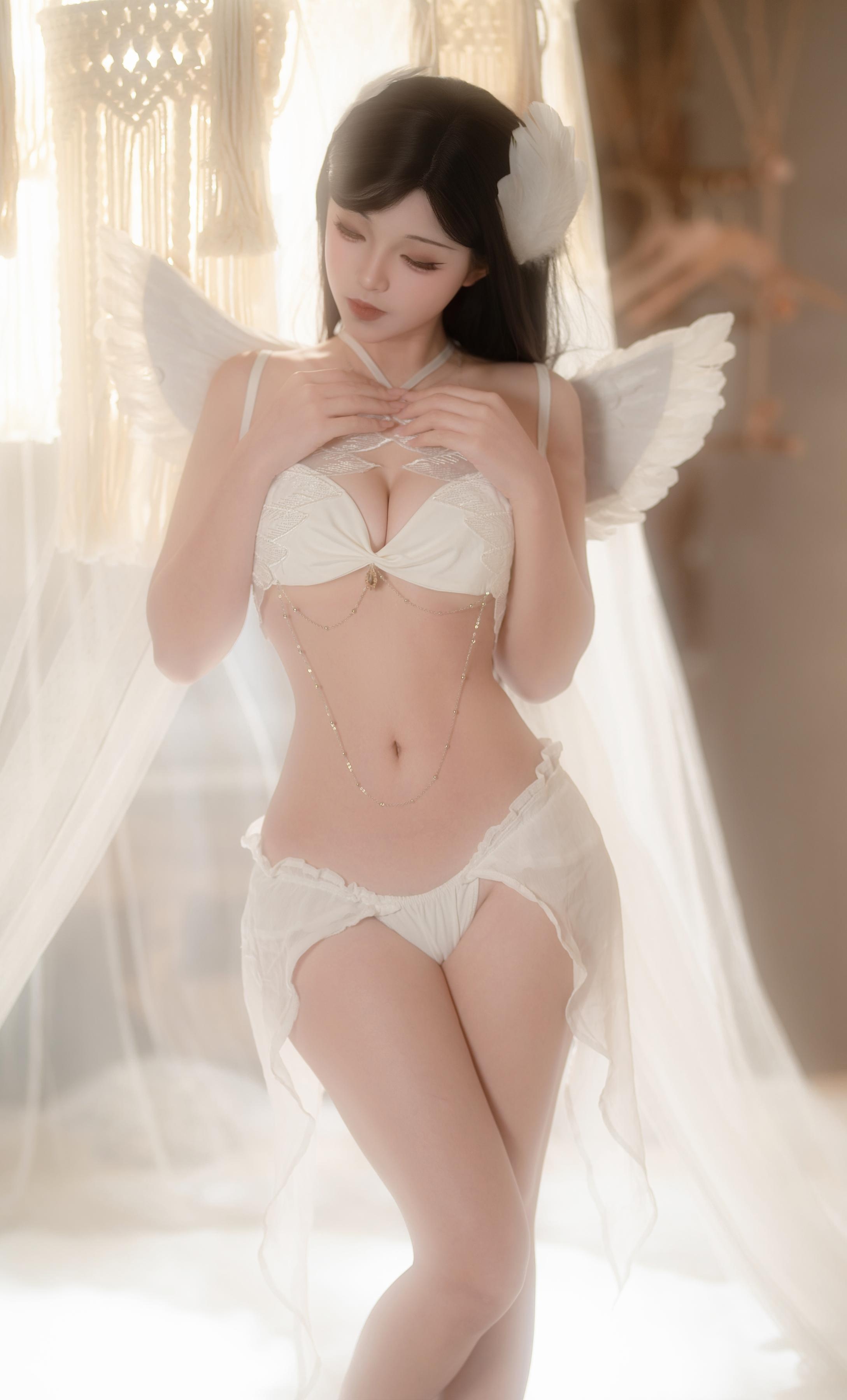 [Private] Bangni - Angel: White Lace Lingerie with Angel Wings, White Tiger Exposed Thighs 81P4V
