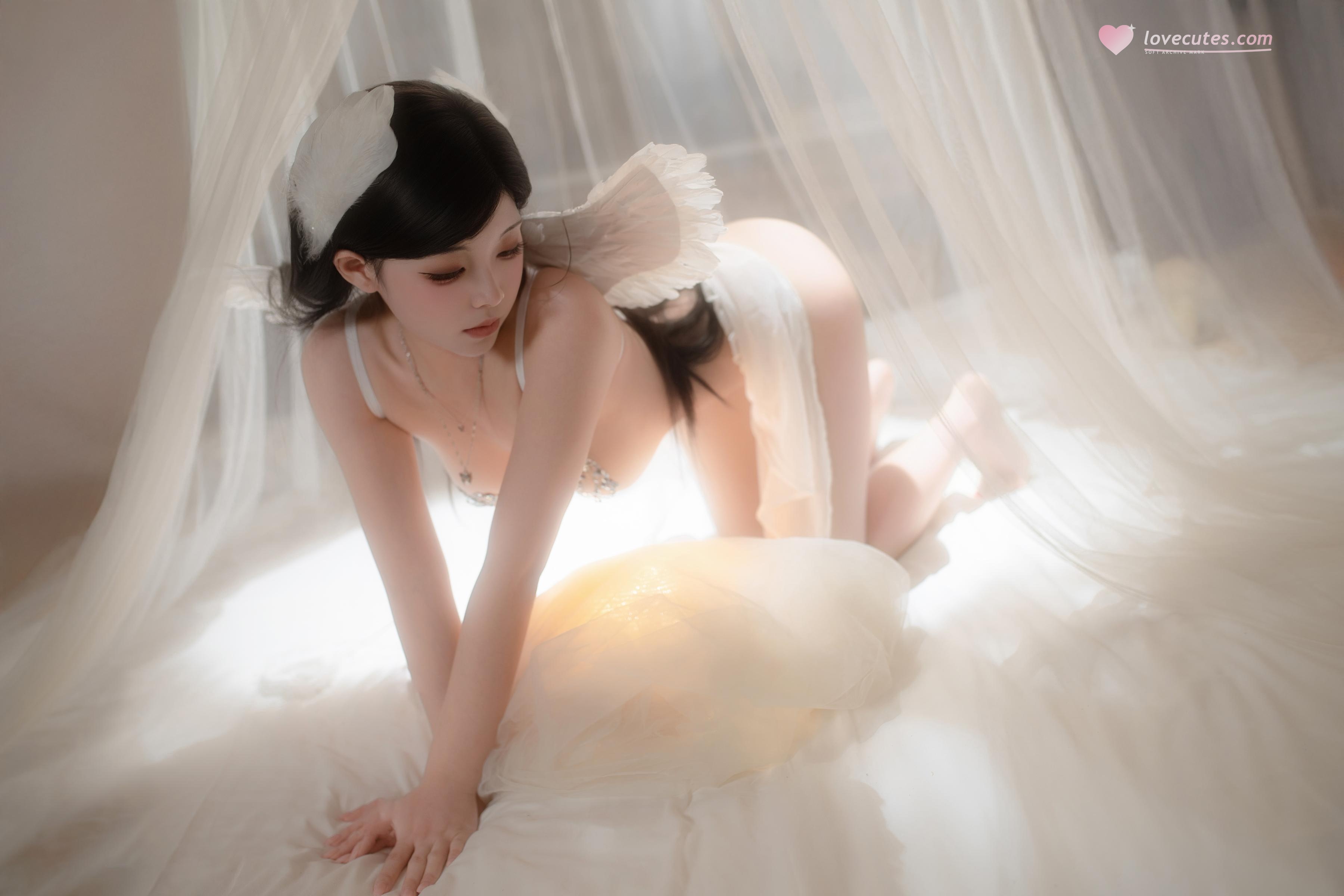 [私房] Bangni邦尼 - 天使：白色レースの下着と天使の翼 白虎の美脚 81P4V
