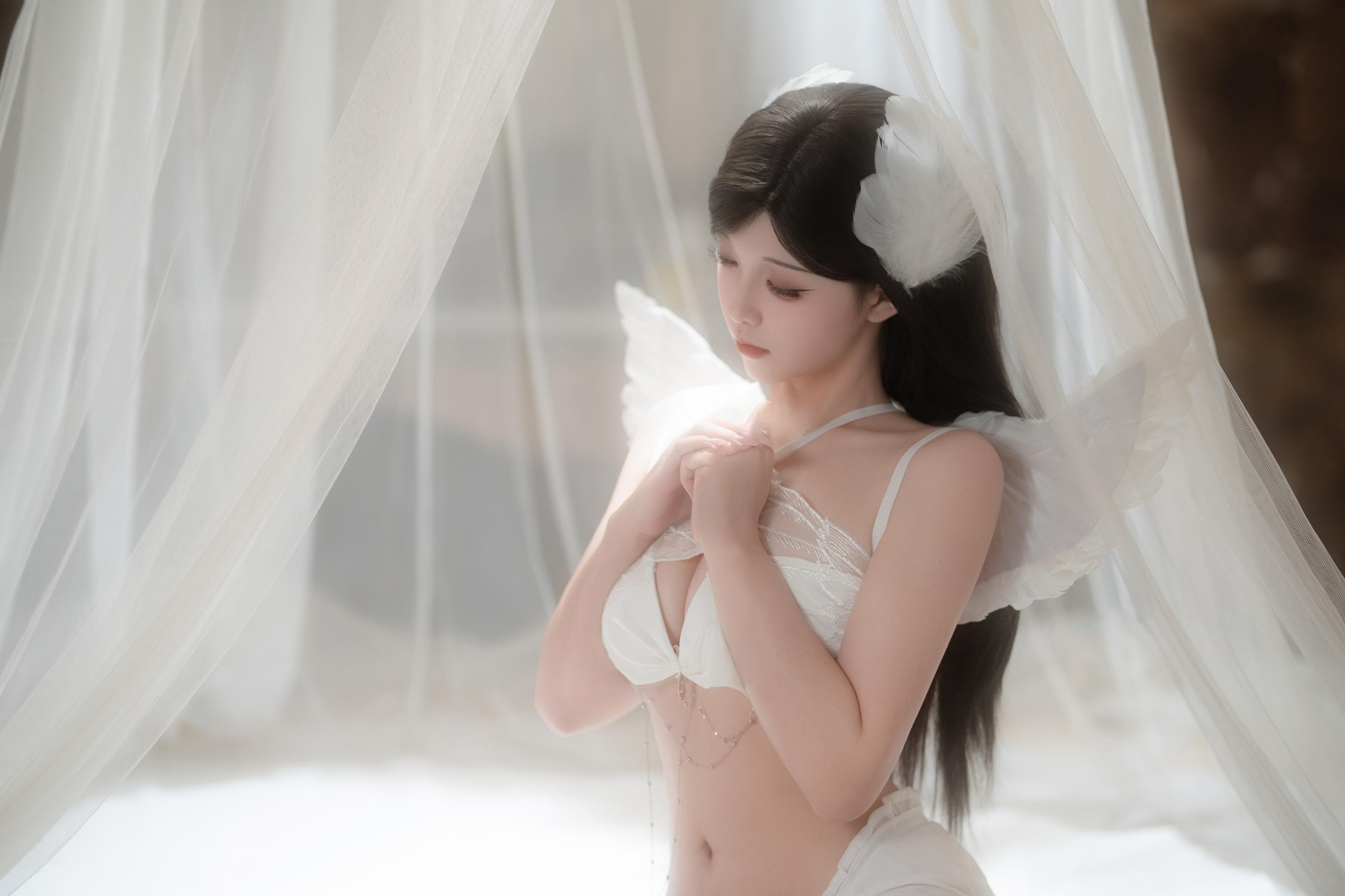 [私房] Bangni邦尼 - 天使：白色レースの下着と天使の翼 白虎の美脚 81P4V