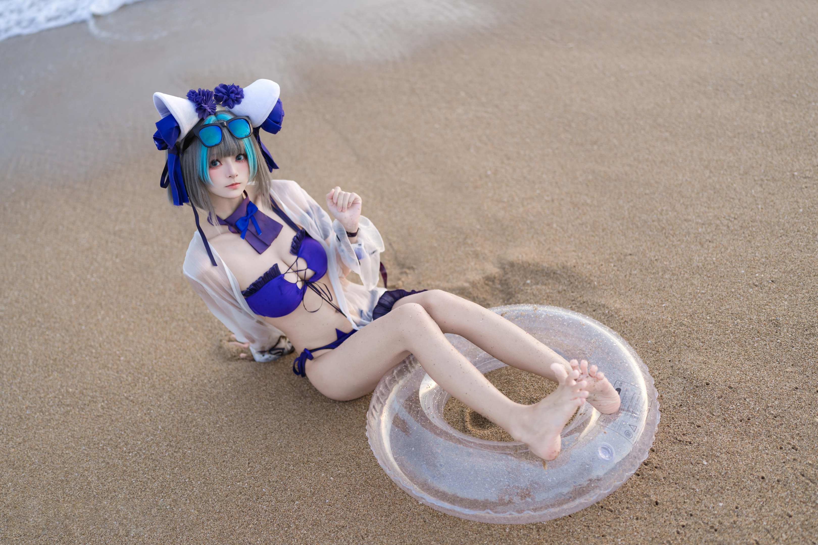 [Cosplay] Jiuqi Miao - Azur Lane Cheshire Swimsuit: Beach Bikini with Stunning Legs and Curves 26P