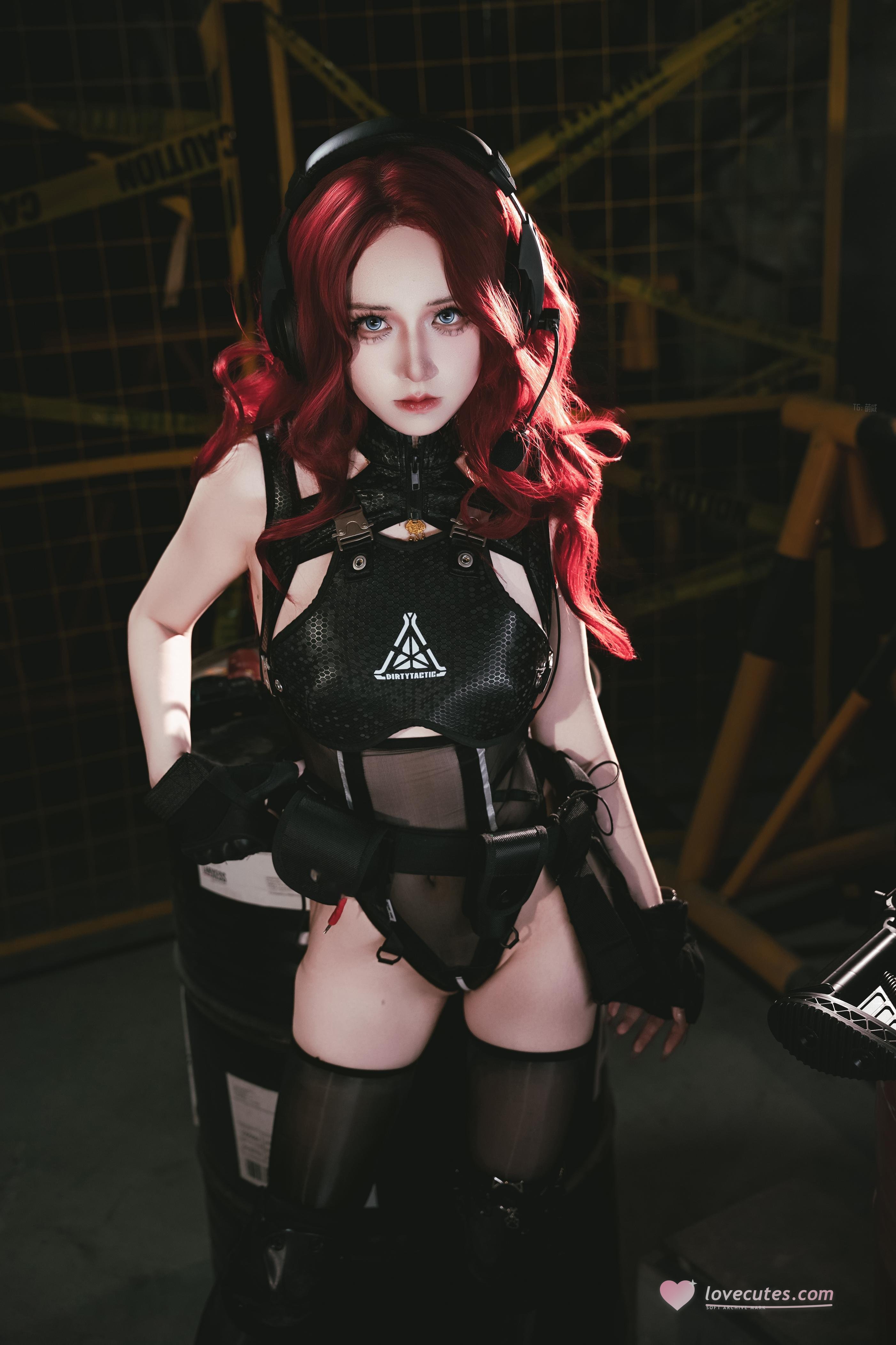 【コスプレ】双木扶苏 - 明日方舟 史尔特尔・得体社戦術風：赤髪黒ストッキングレース下着 美脚ヒップ 60P