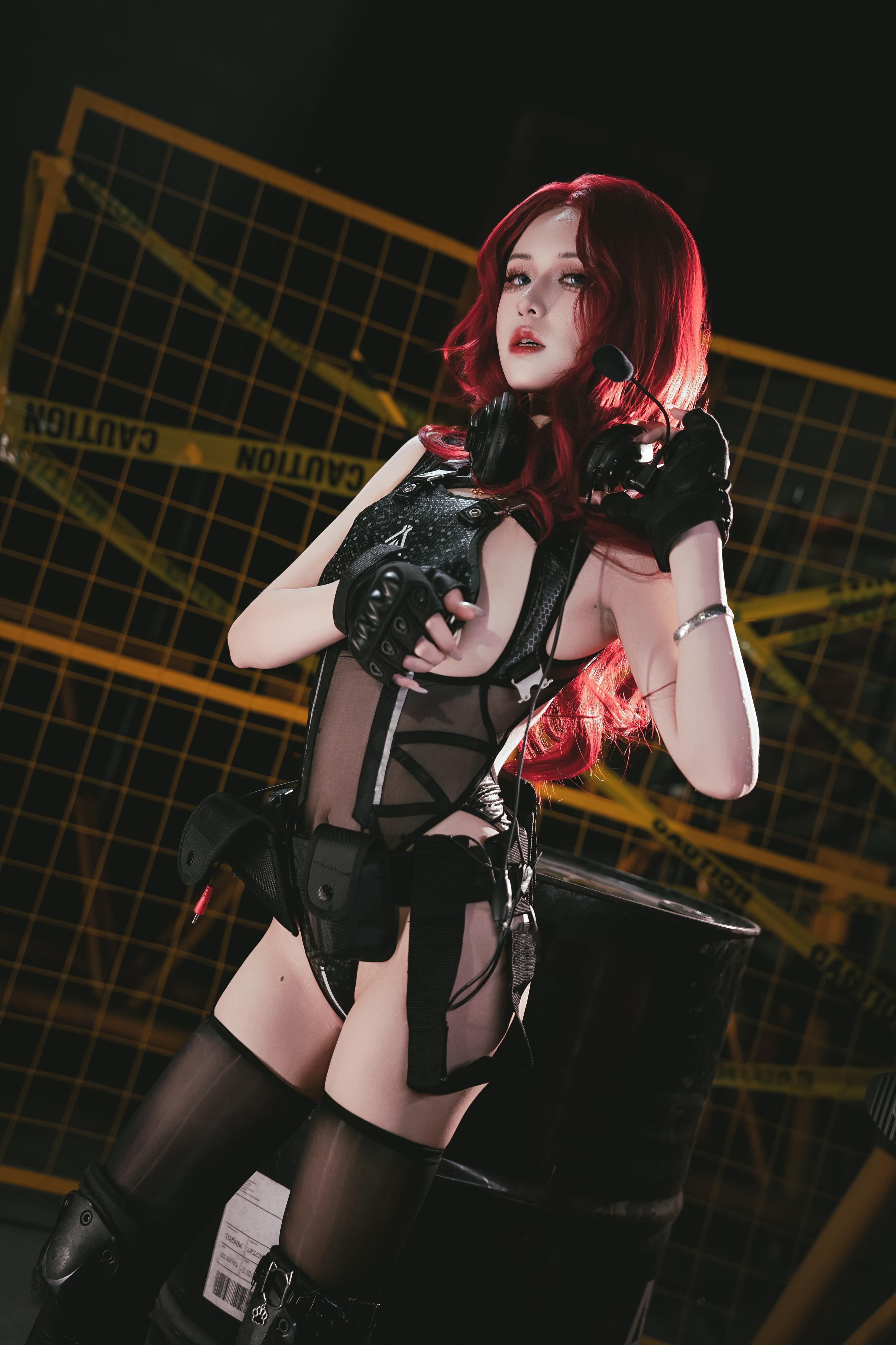 [cosplay] 双木扶苏 - 明日方舟 史尔特尔·得体社战术风：红发黑丝蕾丝内衣 美腿翘臀 60P