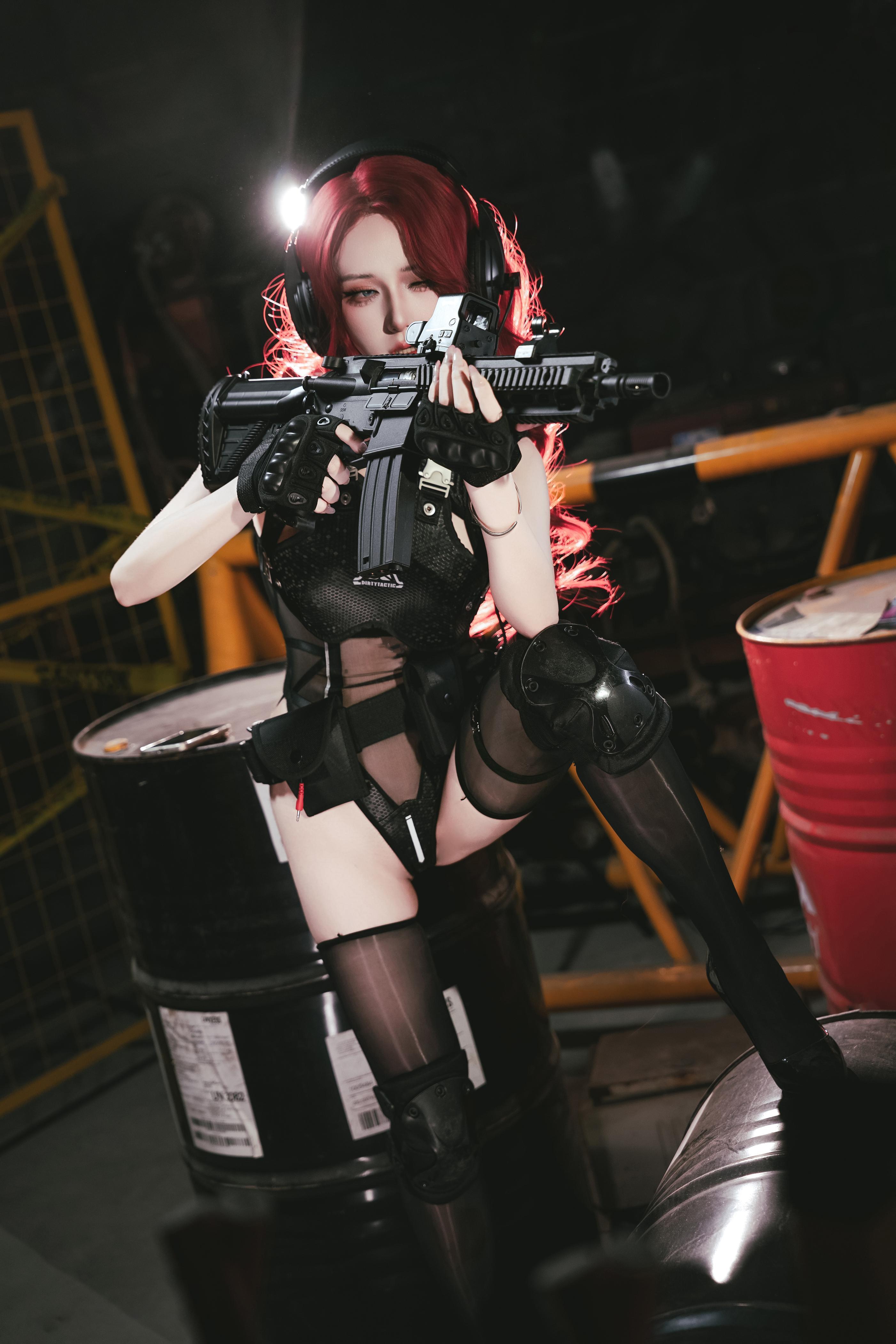 [cosplay] 双木扶苏 - 明日方舟 史尔特尔·得体社战术风：红发黑丝蕾丝内衣 美腿翘臀 60P