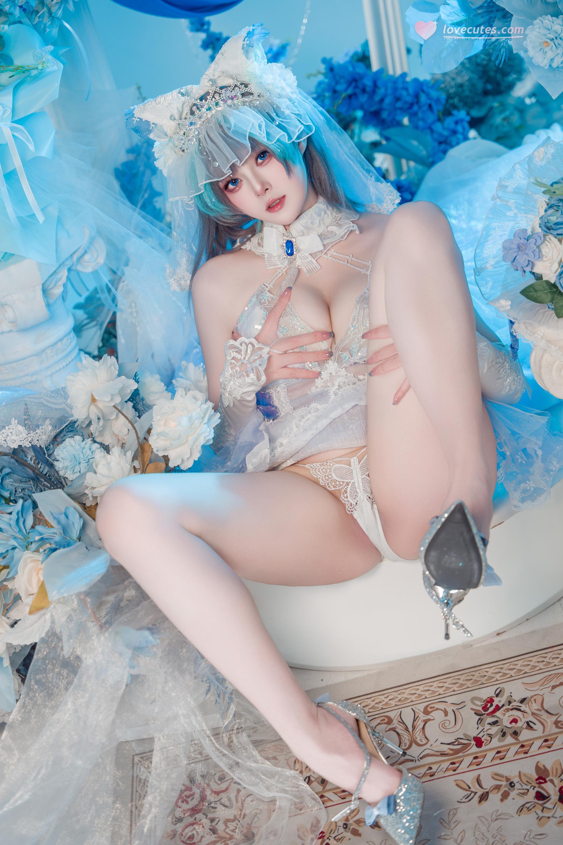 '[cosplay] Natsuko夏夏子 - 碧蓝航线柴郡婚纱: Váy cưới trắng, nội y ren, ngực khủng, chân dài 70P'