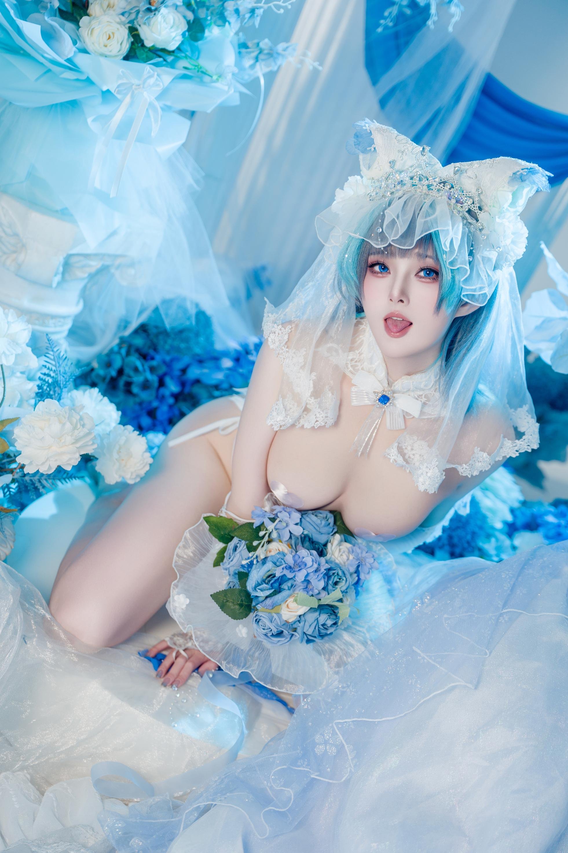 '[cosplay] Natsuko夏夏子 - 碧蓝航线柴郡婚纱: Váy cưới trắng, nội y ren, ngực khủng, chân dài 70P'