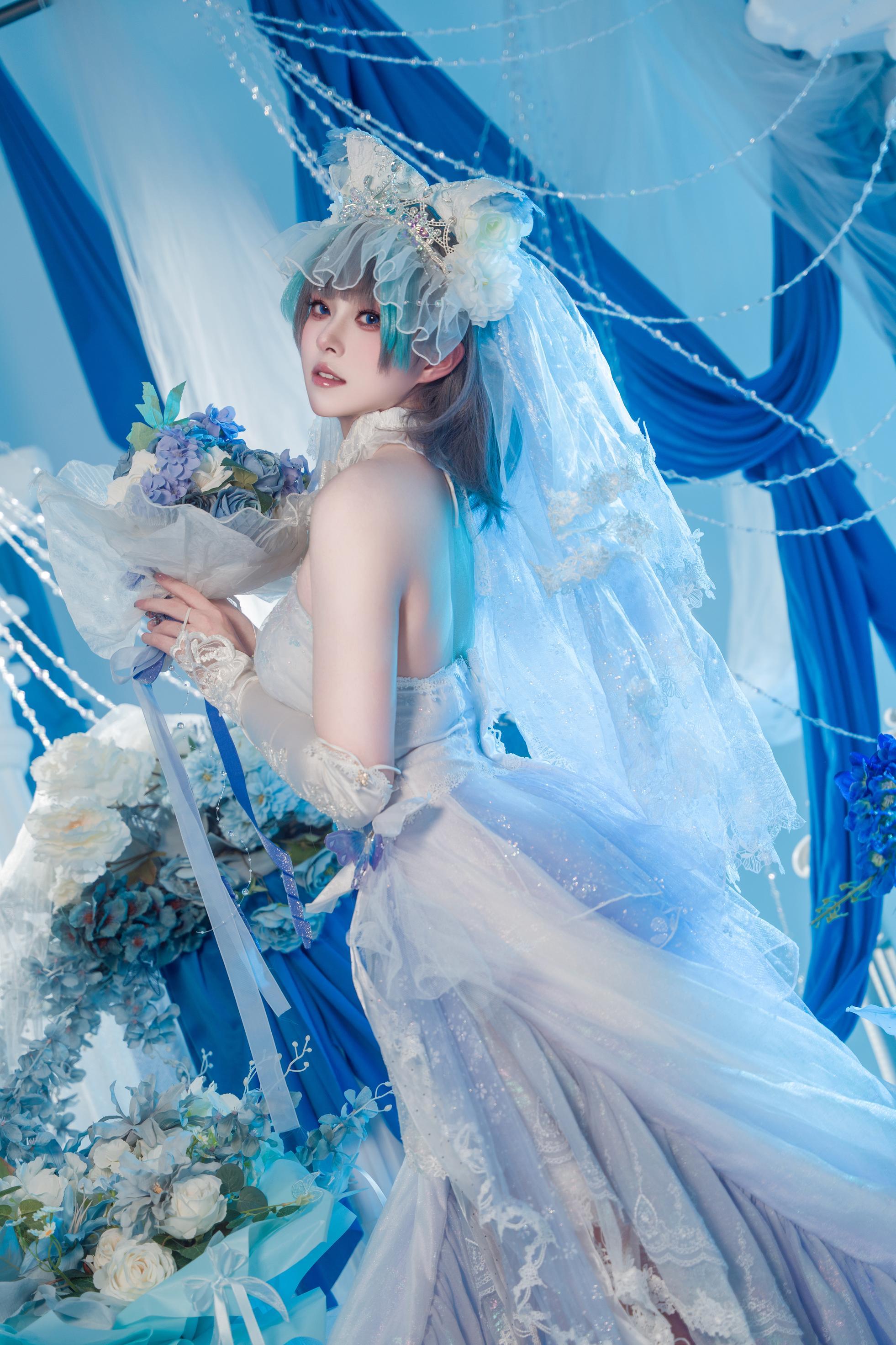 '[cosplay] Natsuko夏夏子 - 碧蓝航线柴郡婚纱: Váy cưới trắng, nội y ren, ngực khủng, chân dài 70P'