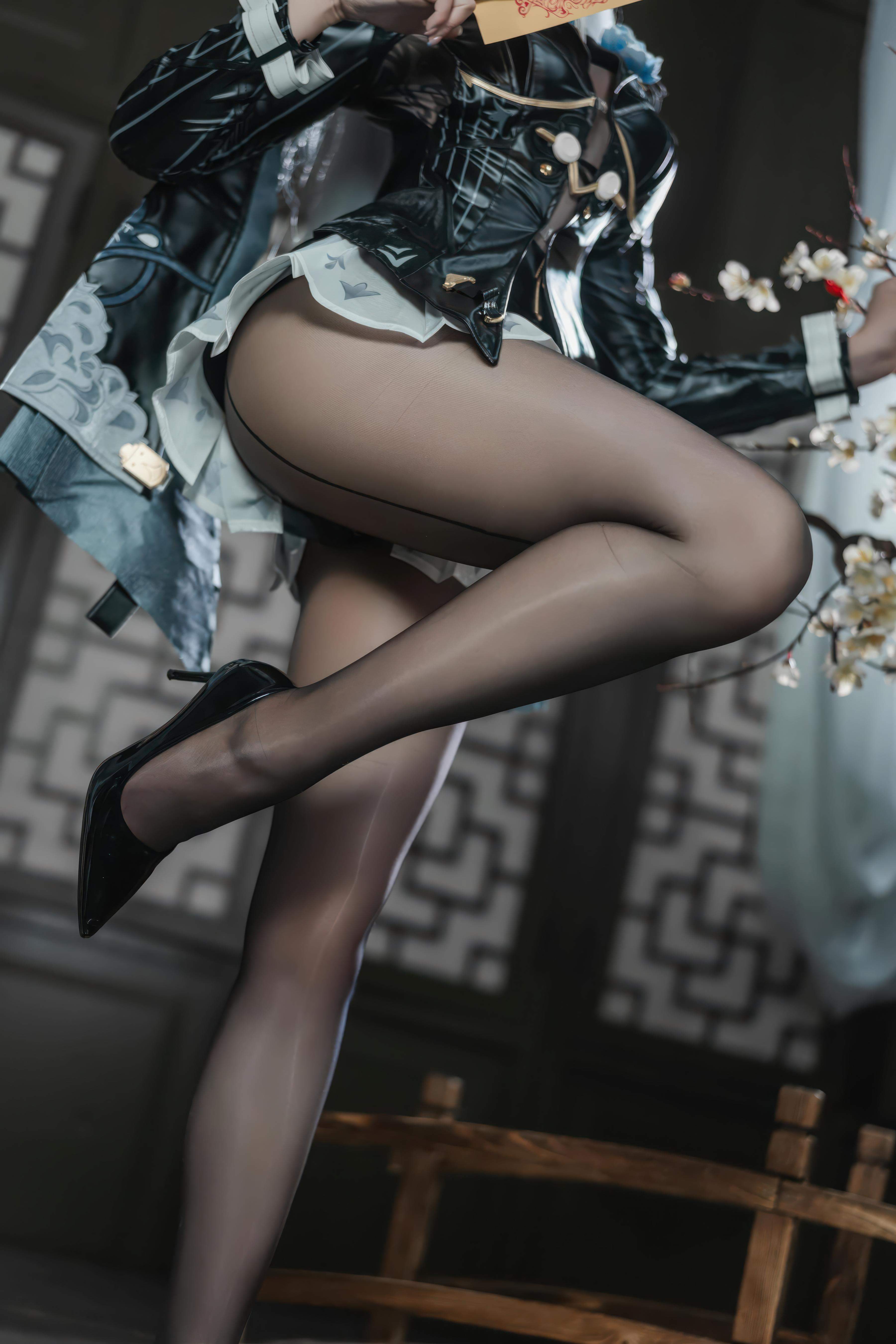【コスプレ】夏子 - 绝区零 仪玄：黒スト高ヒールタイトスーツ 美脚ヒップ露出 87P