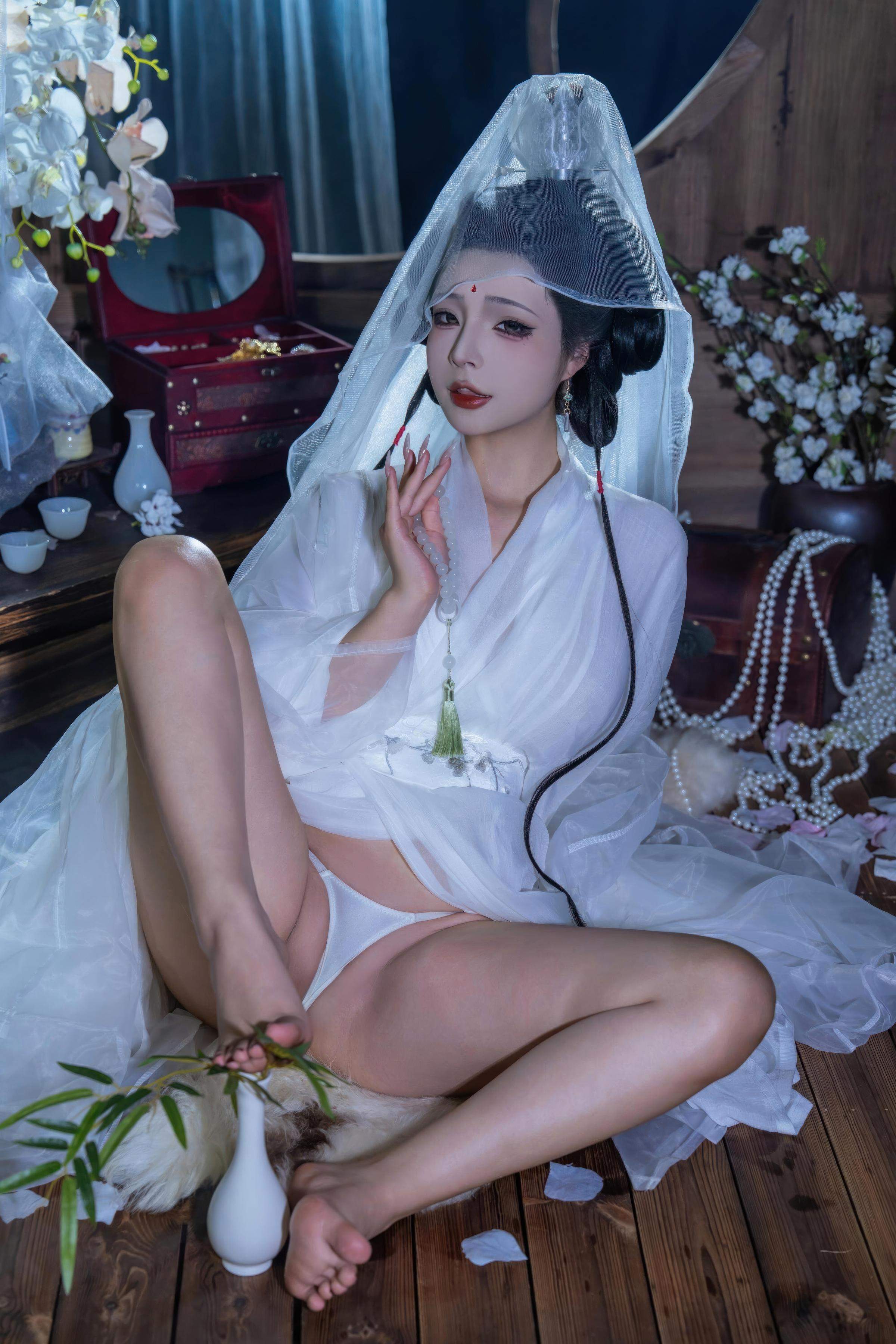 '[私房] yuuhui玉汇 -欲观音：白纱观音露点露穴 佛堂裸身大尺度 135P1V'