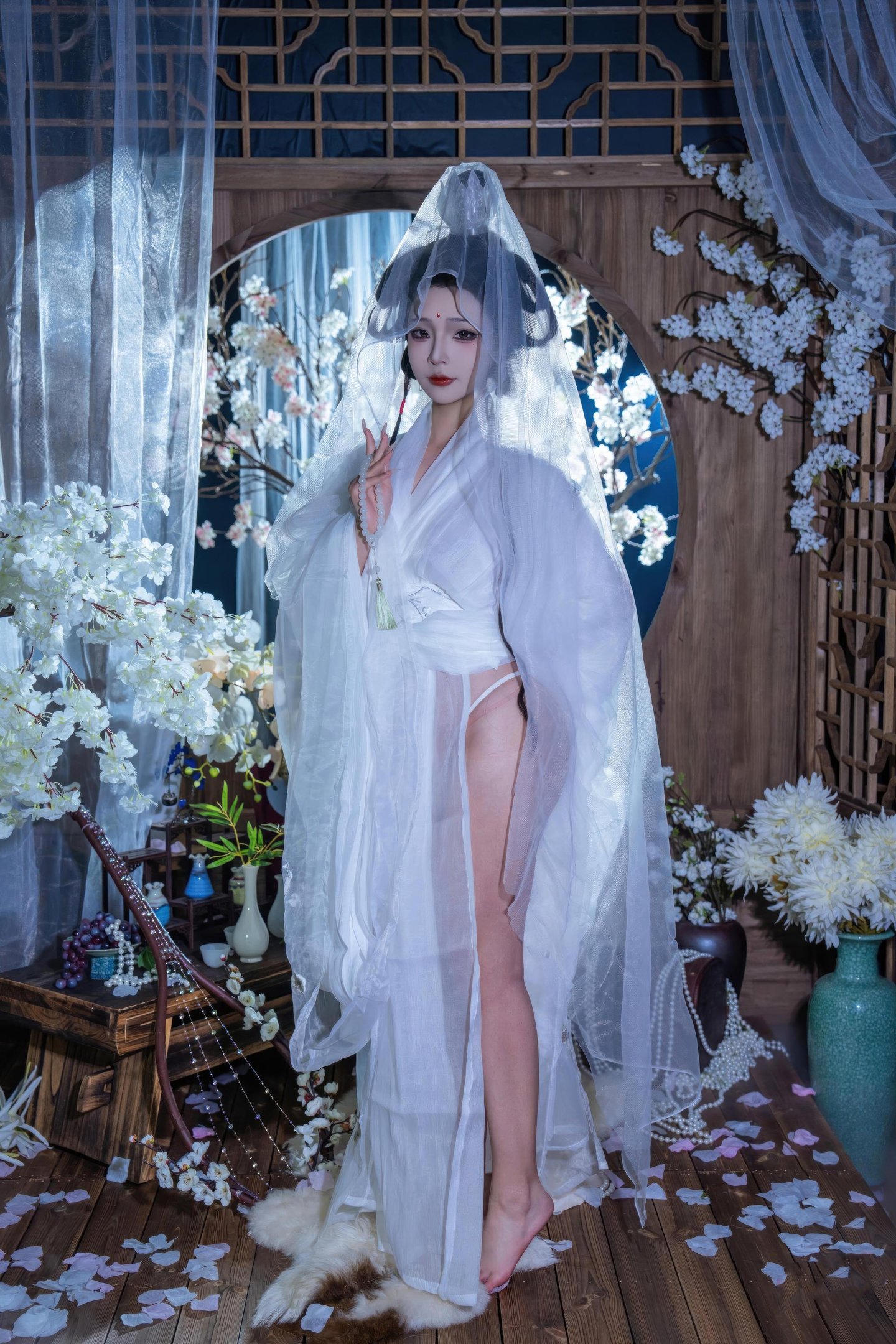 '[私房] yuuhui玉汇 -欲观音：白纱观音露点露穴 佛堂裸身大尺度 135P1V'