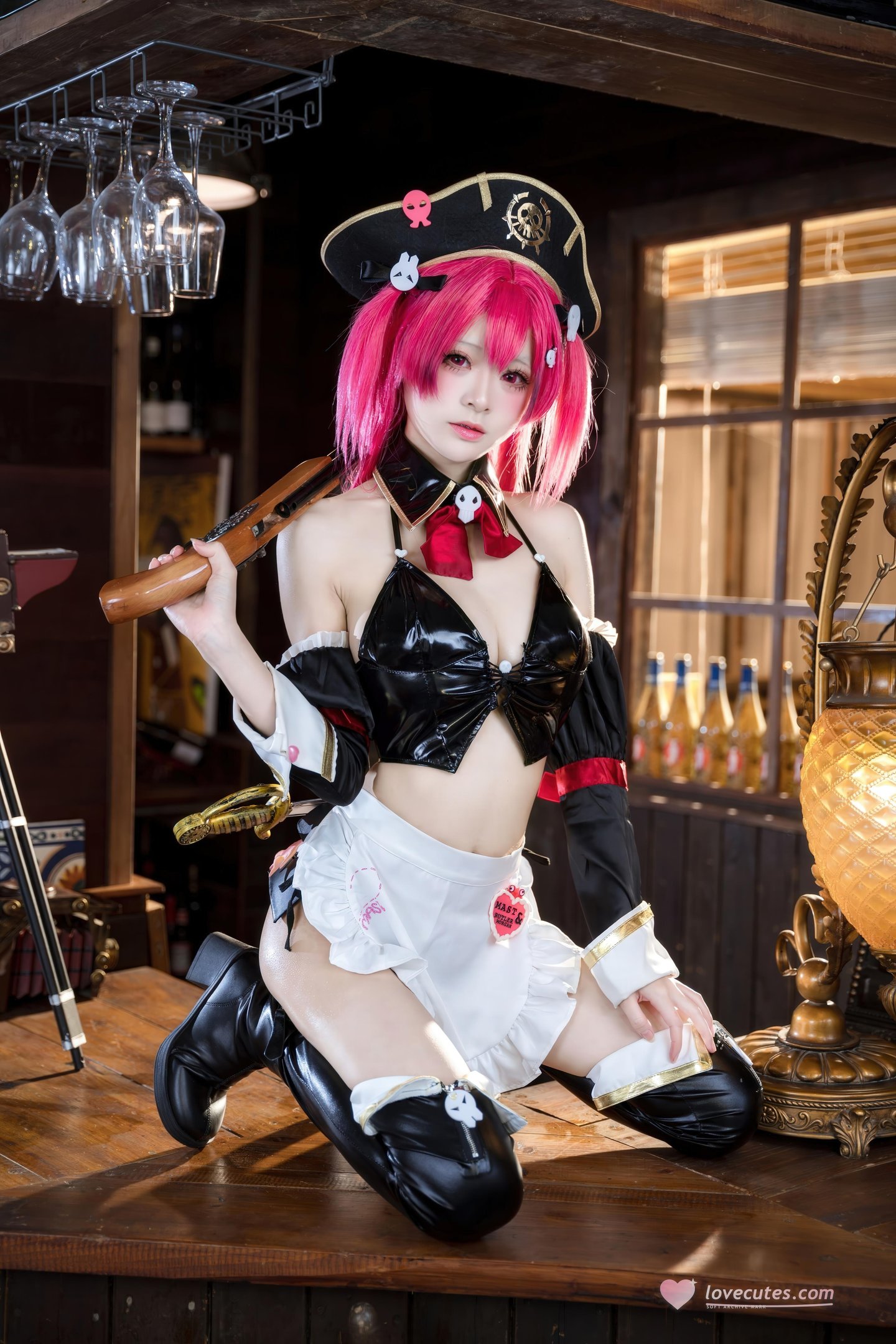[Cosplay] Jiuqi Miao - Master: Pink-Haired Twin-Tail Pirate Outfit with Curvy Figure and Beautiful Legs 58P