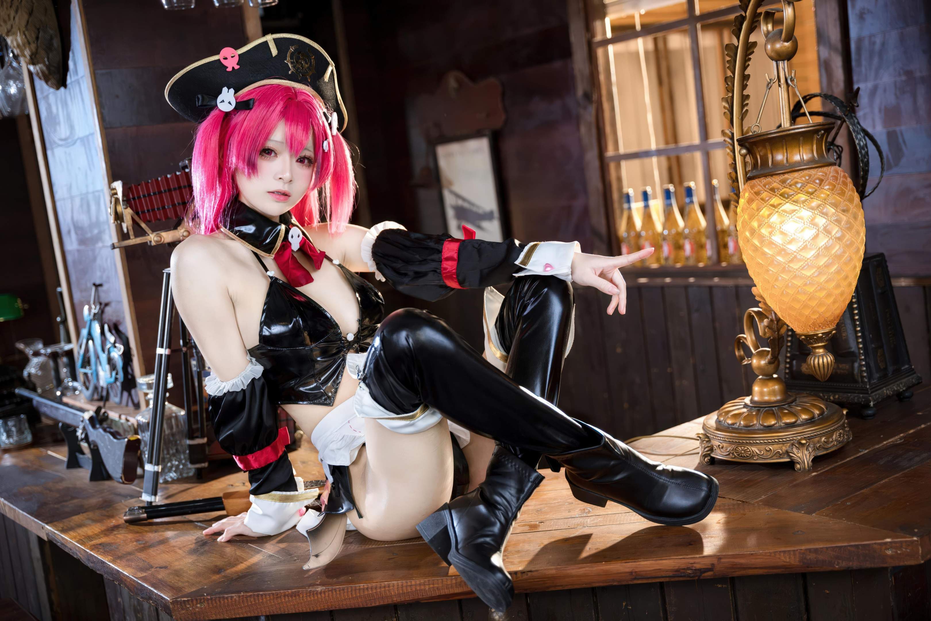 [Cosplay] Jiuqi Miao - Master: Pink-Haired Twin-Tail Pirate Outfit with Curvy Figure and Beautiful Legs 58P