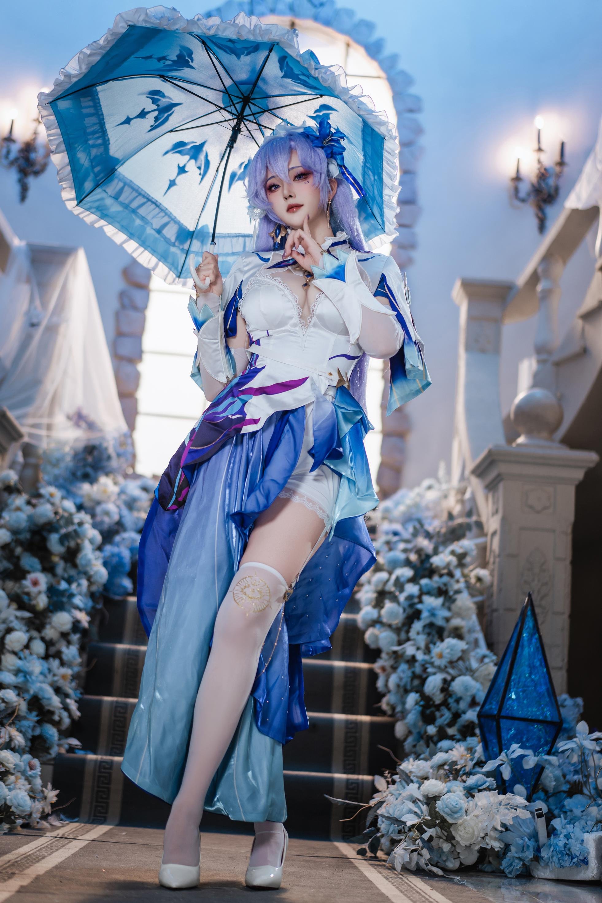 「[Cosplay] Natsuko夏夏子 - 鳴潮坎特蕾拉：藍白禮裝白絲露穴珍珠內衣還原 72P」
